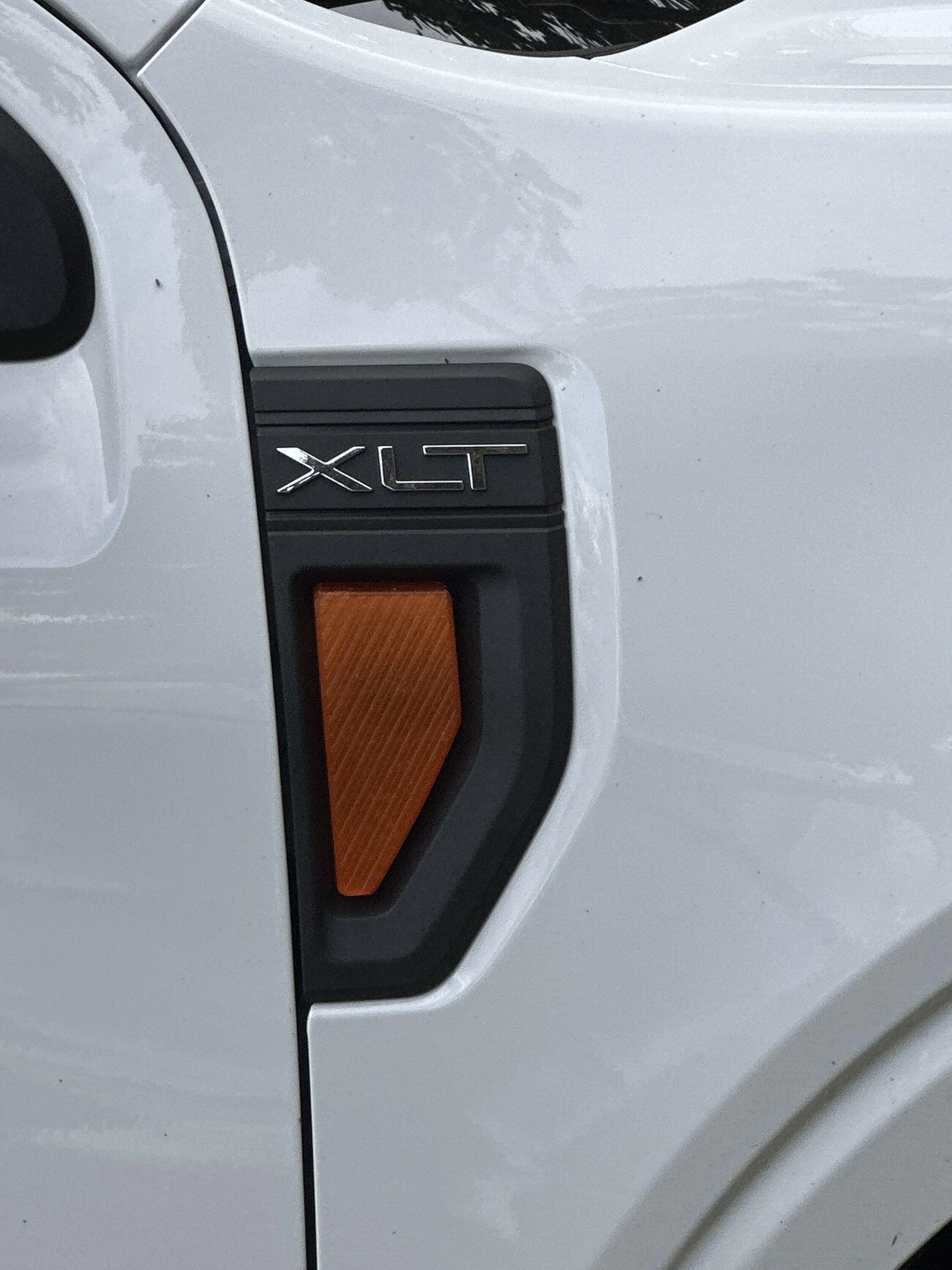 Ford Maverick Side marker flashers imag