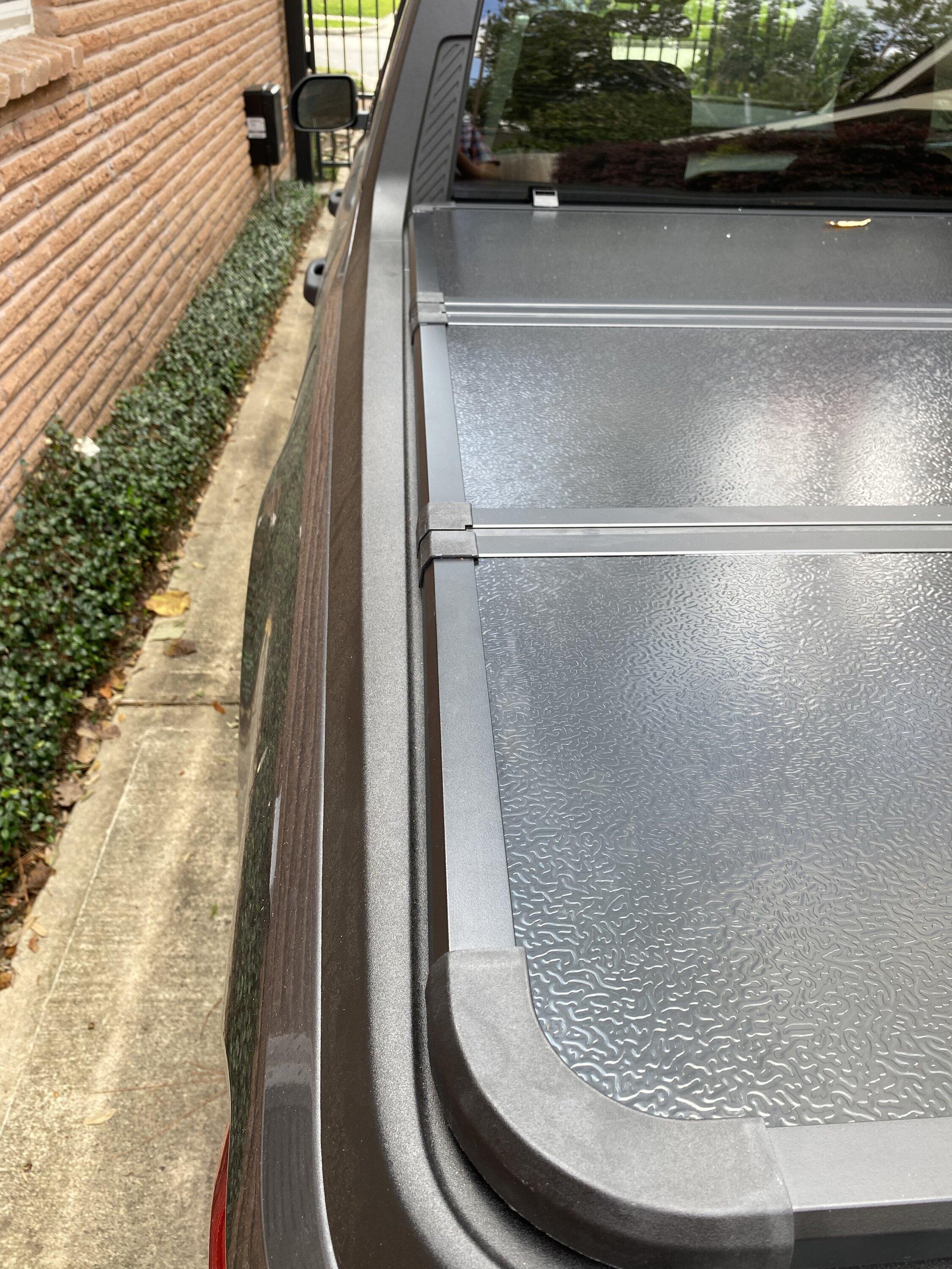 Ford Maverick Who has an Amazon tri-fold hard bed cover AEDFB108-A658-4CDC-805A-2E3C3F6B54F3