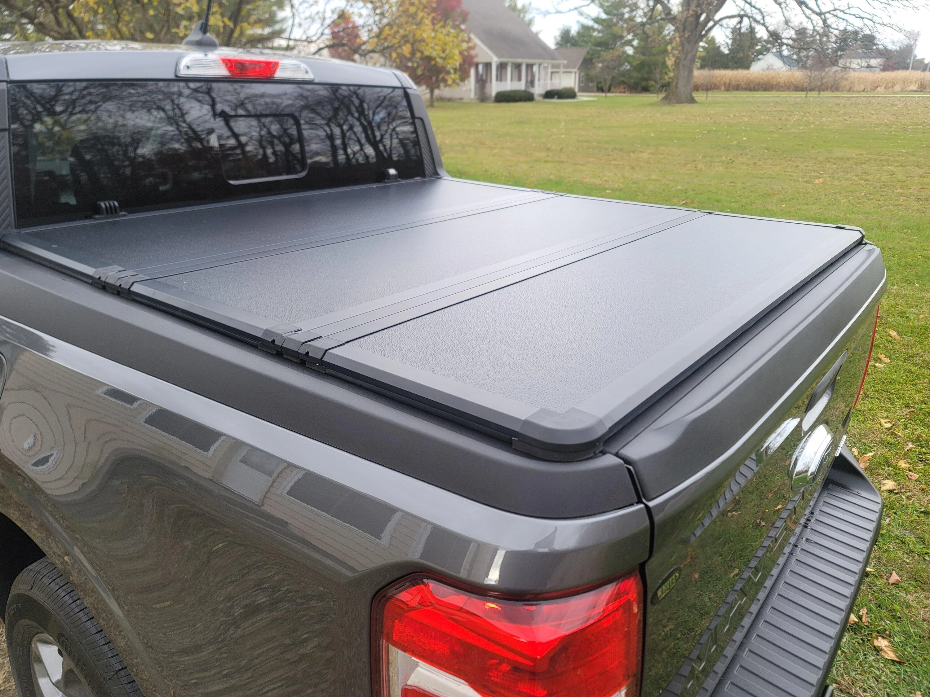 Ford Maverick Who has an Amazon tri-fold hard bed cover 20231111_125404