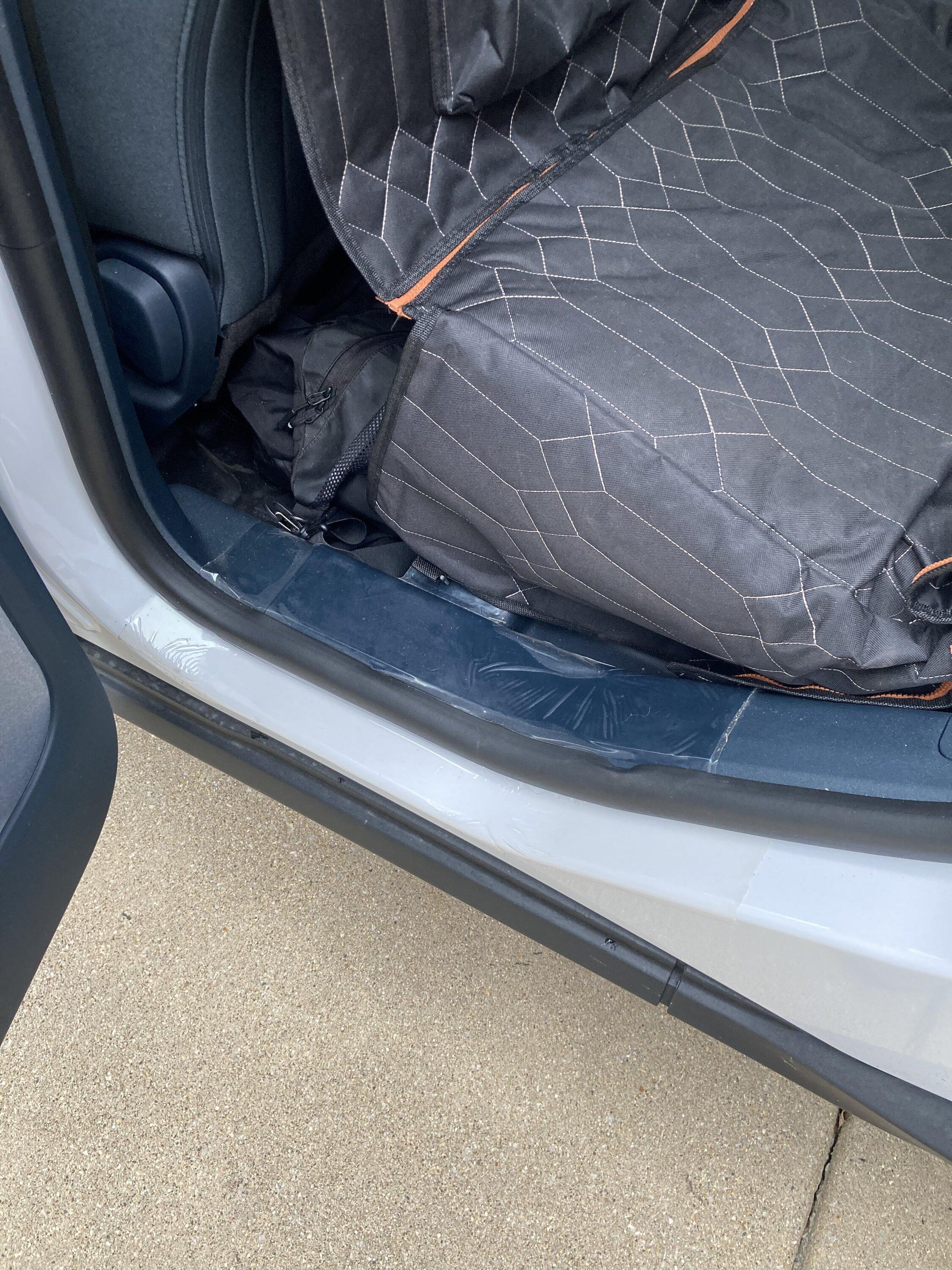 Ford Maverick Protection for door bottom plastic ? IMG_1227