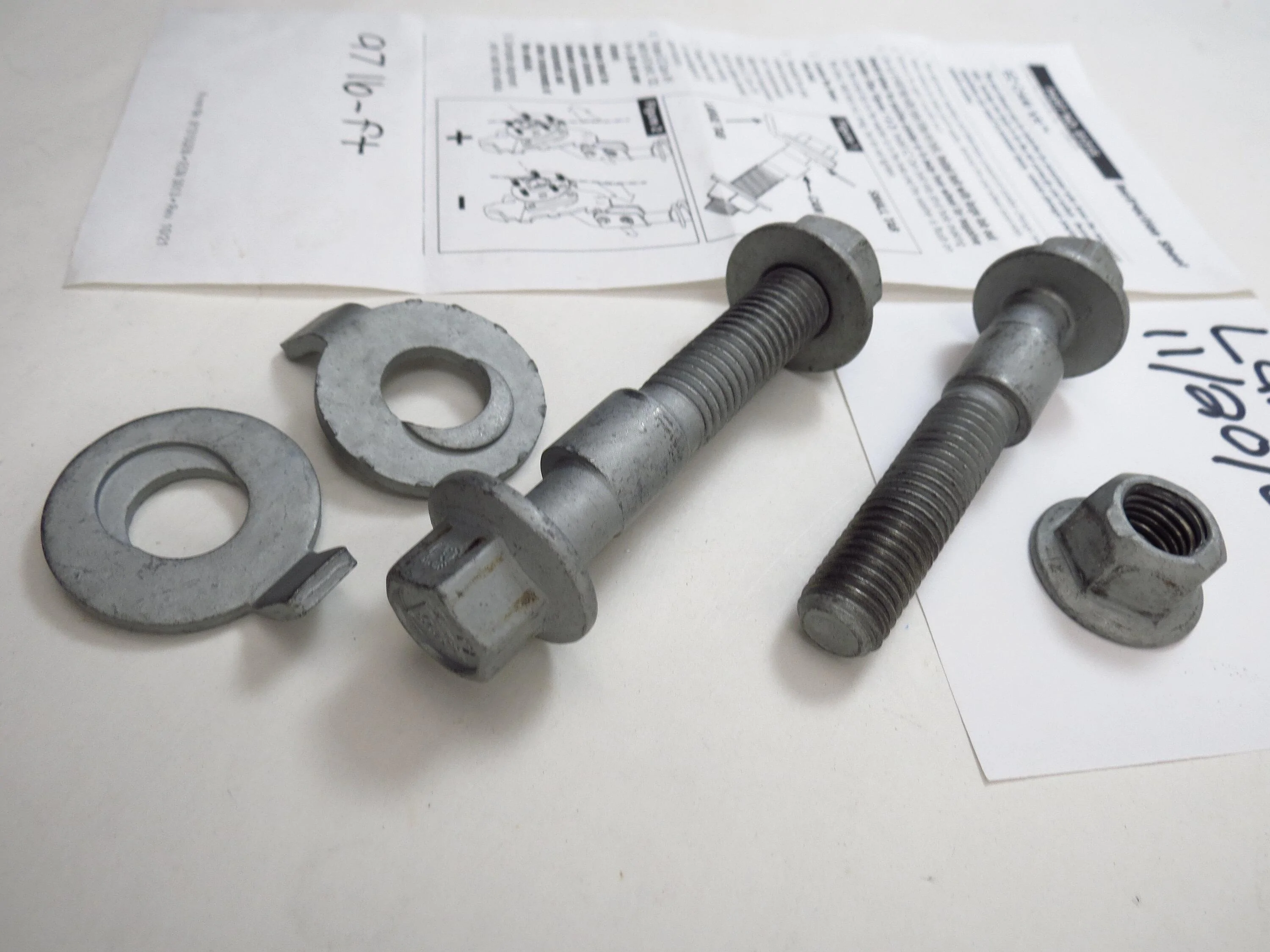 Ford Maverick FS: Eibach Camber Bolt Kit (front) IMG_2660