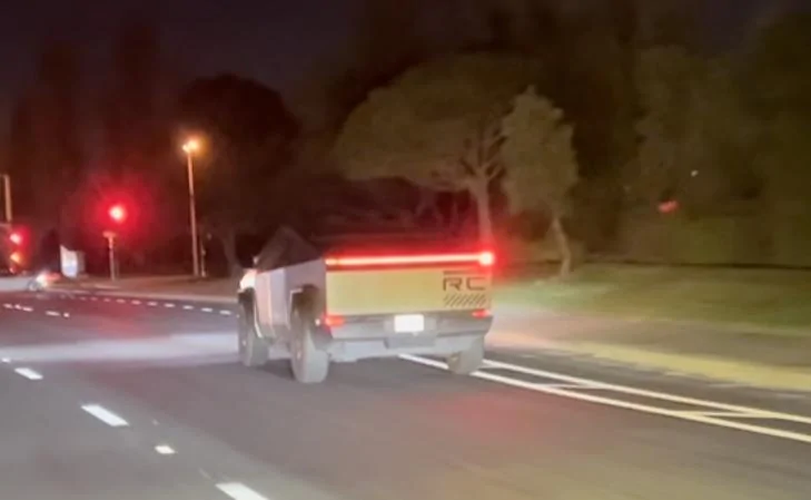 Ford Maverick Saw CYBER TRUCK on the road IMG_0594