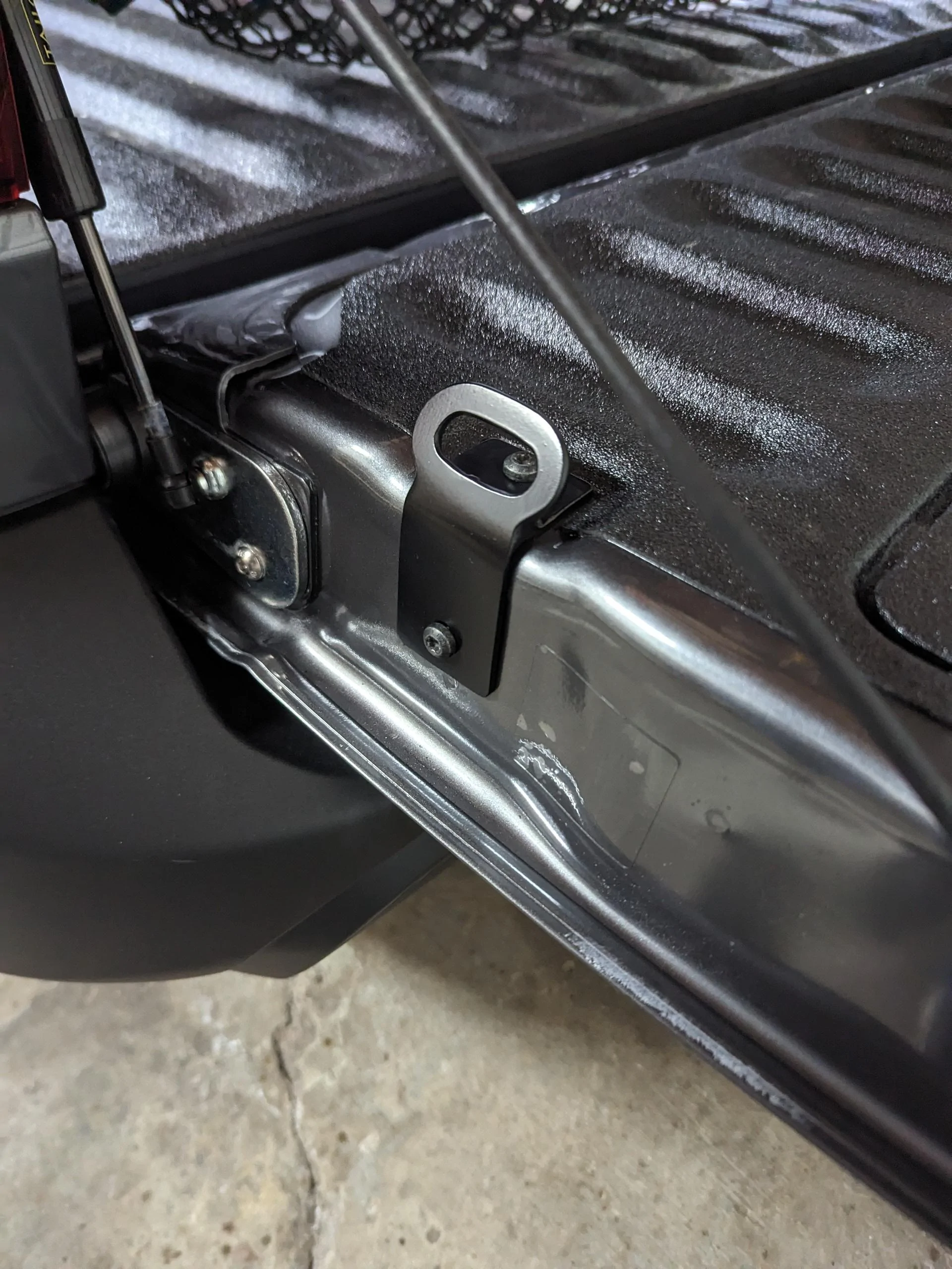 Ford Maverick Tailgate Tiedown That Works With Tailgate Assist Strut PXL_20231125_125349305