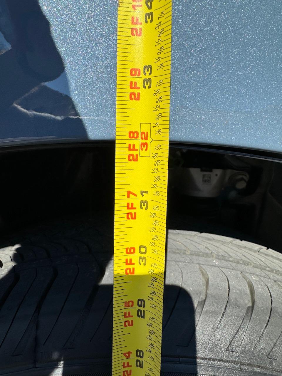 Ford Maverick 2024 Hybrid XLT lowered on 19" Edge rims IMG_4237