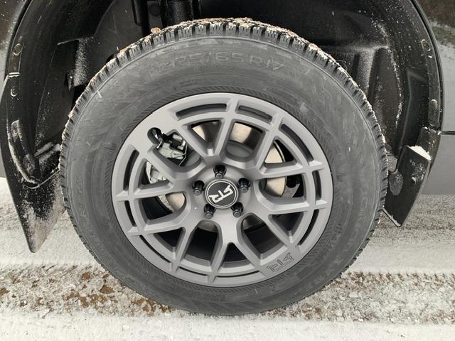 Ford Maverick Smaller winter wheels? IMG_2499