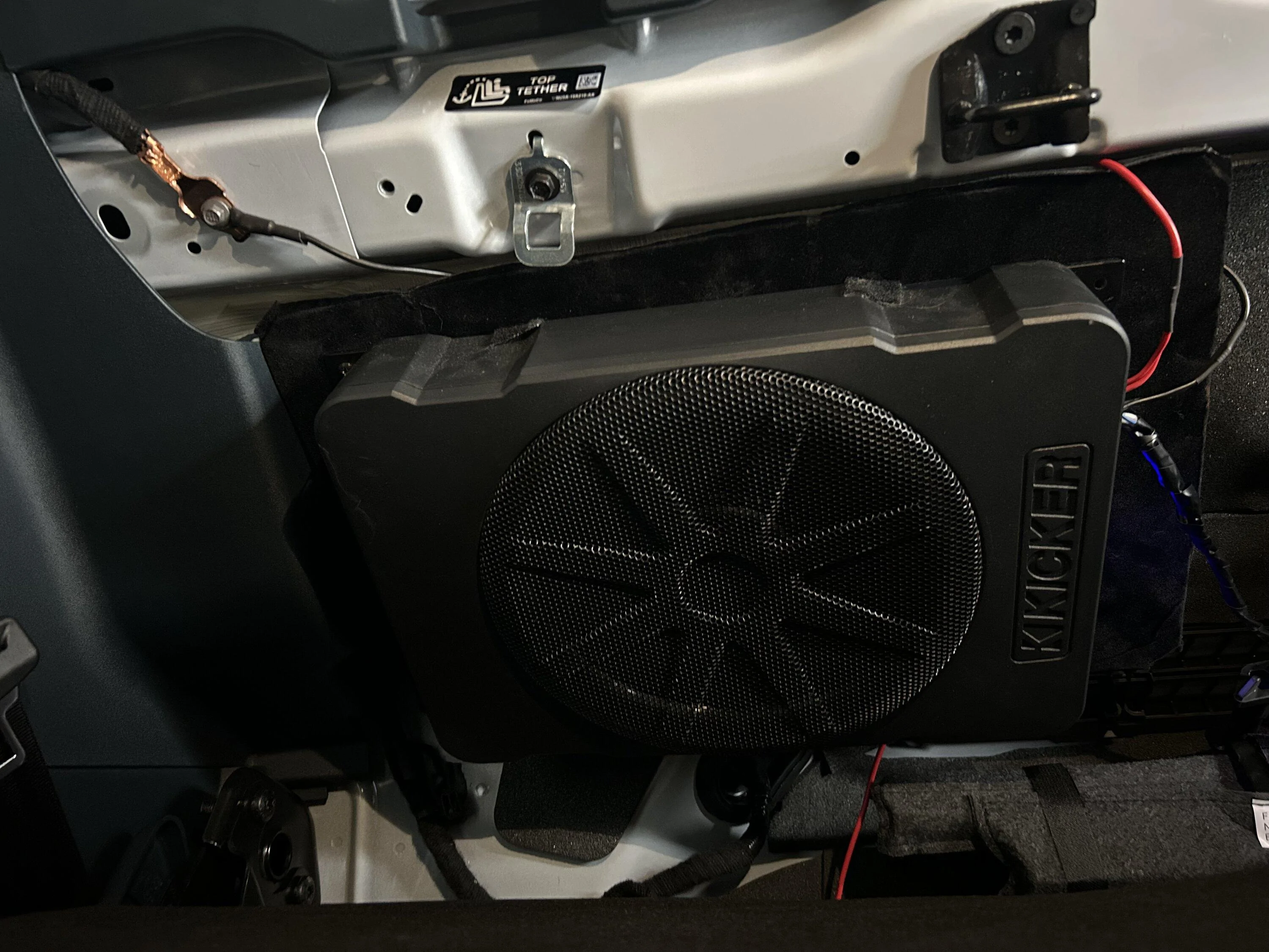 Ford Maverick Kicker HS10 vs traditional underseat sub IMG_4562