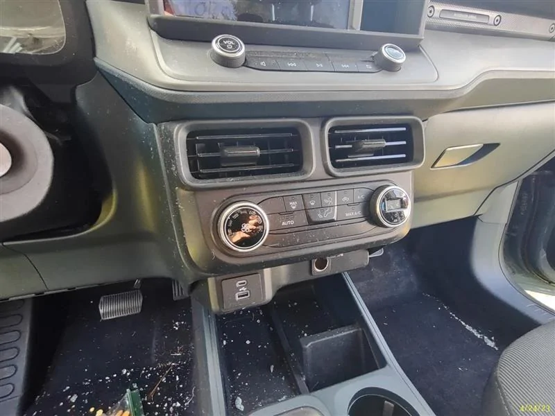 Ford Maverick Lariat Dual-Zone Climate Control Swap s-l1600 (4)