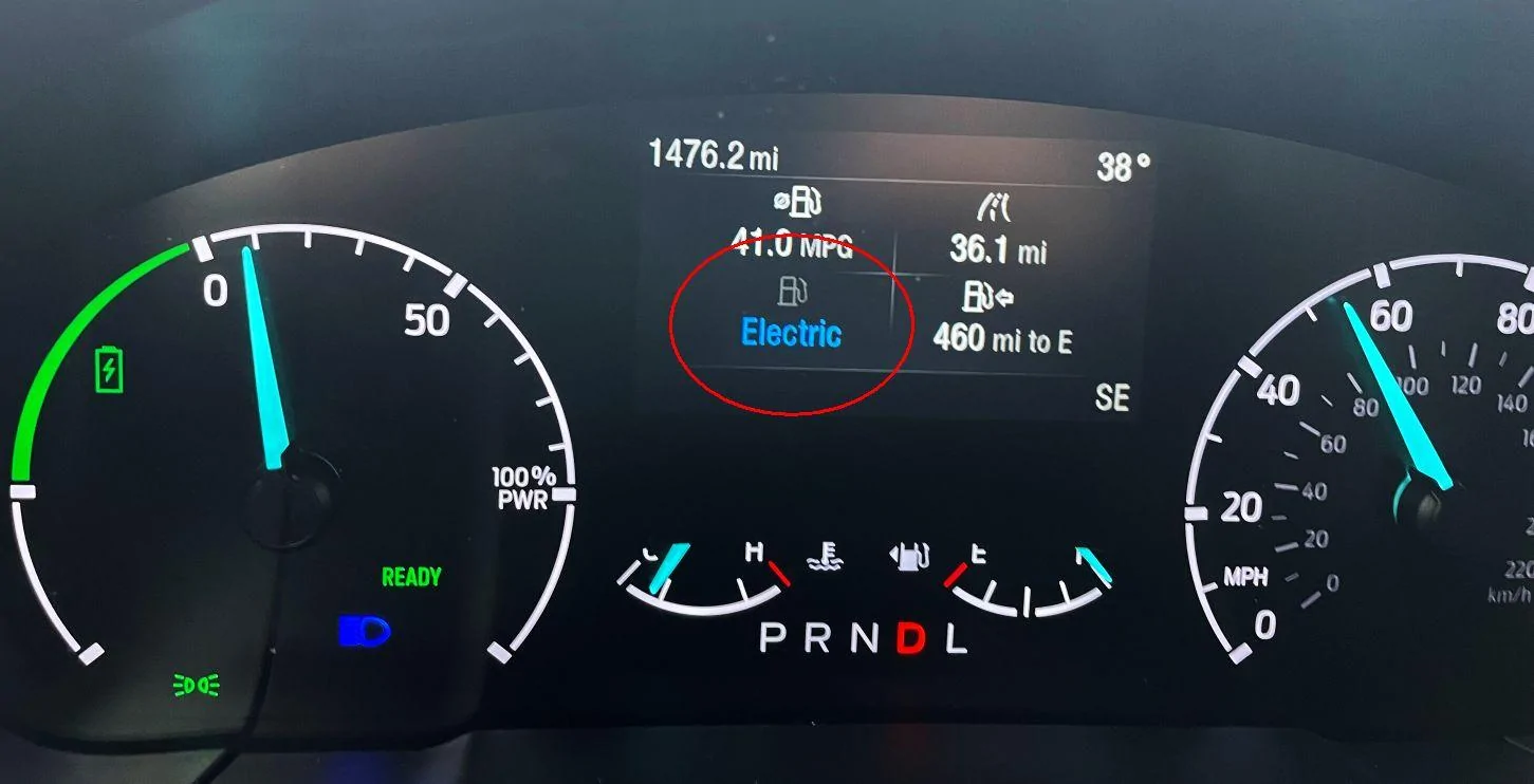 Ford Maverick Hybrid screen t1