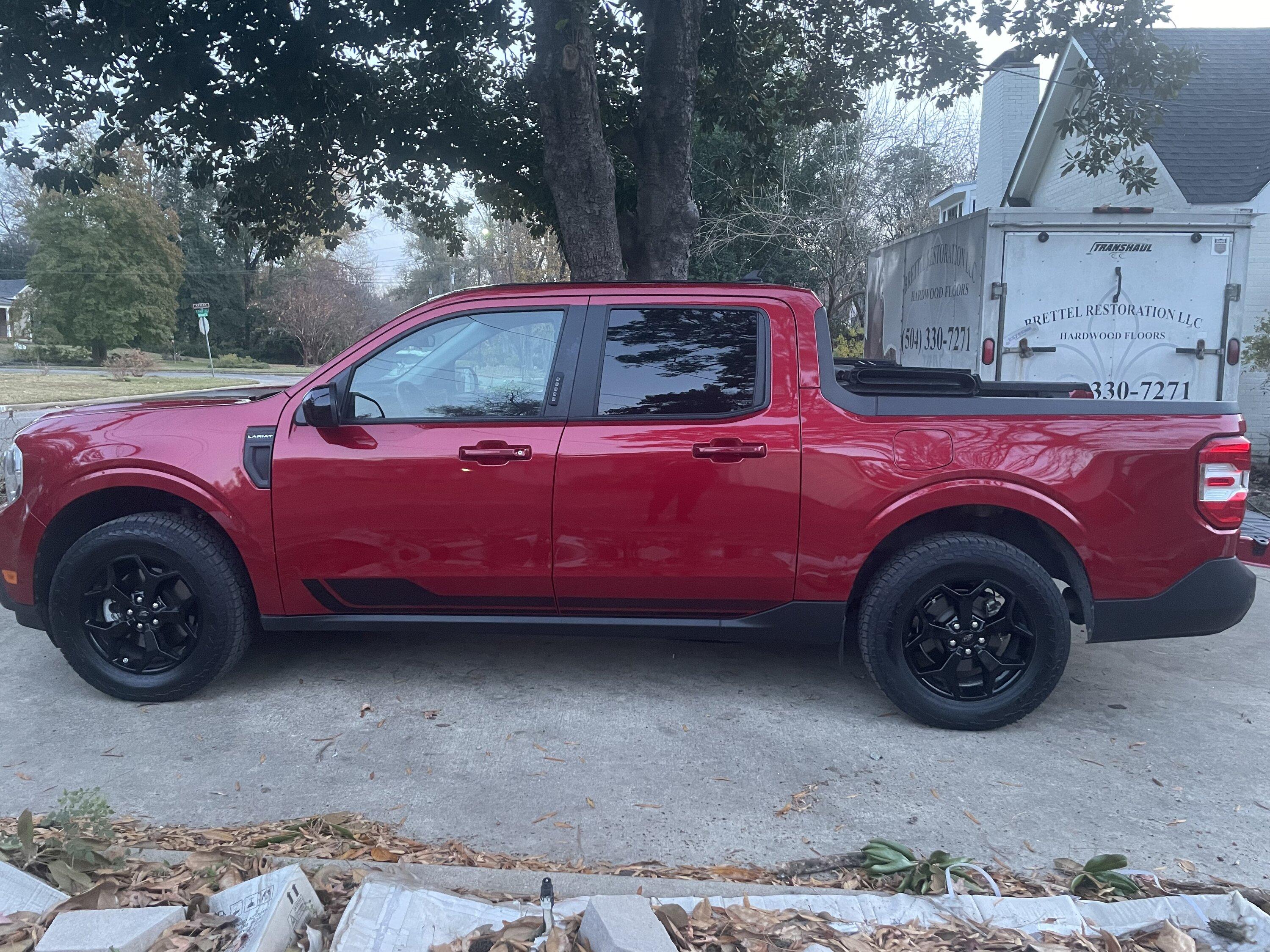 Ford Maverick 1st Edition. Lariat, Rapid Red IMG_8966