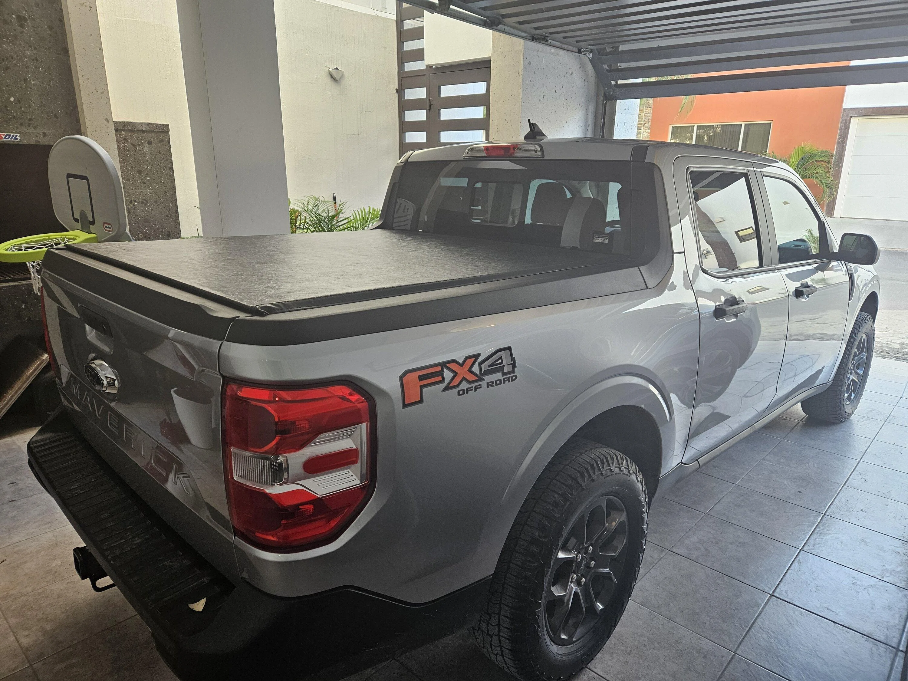 Ford Maverick Gator SRX roll up tonneau cover installed 1000018951