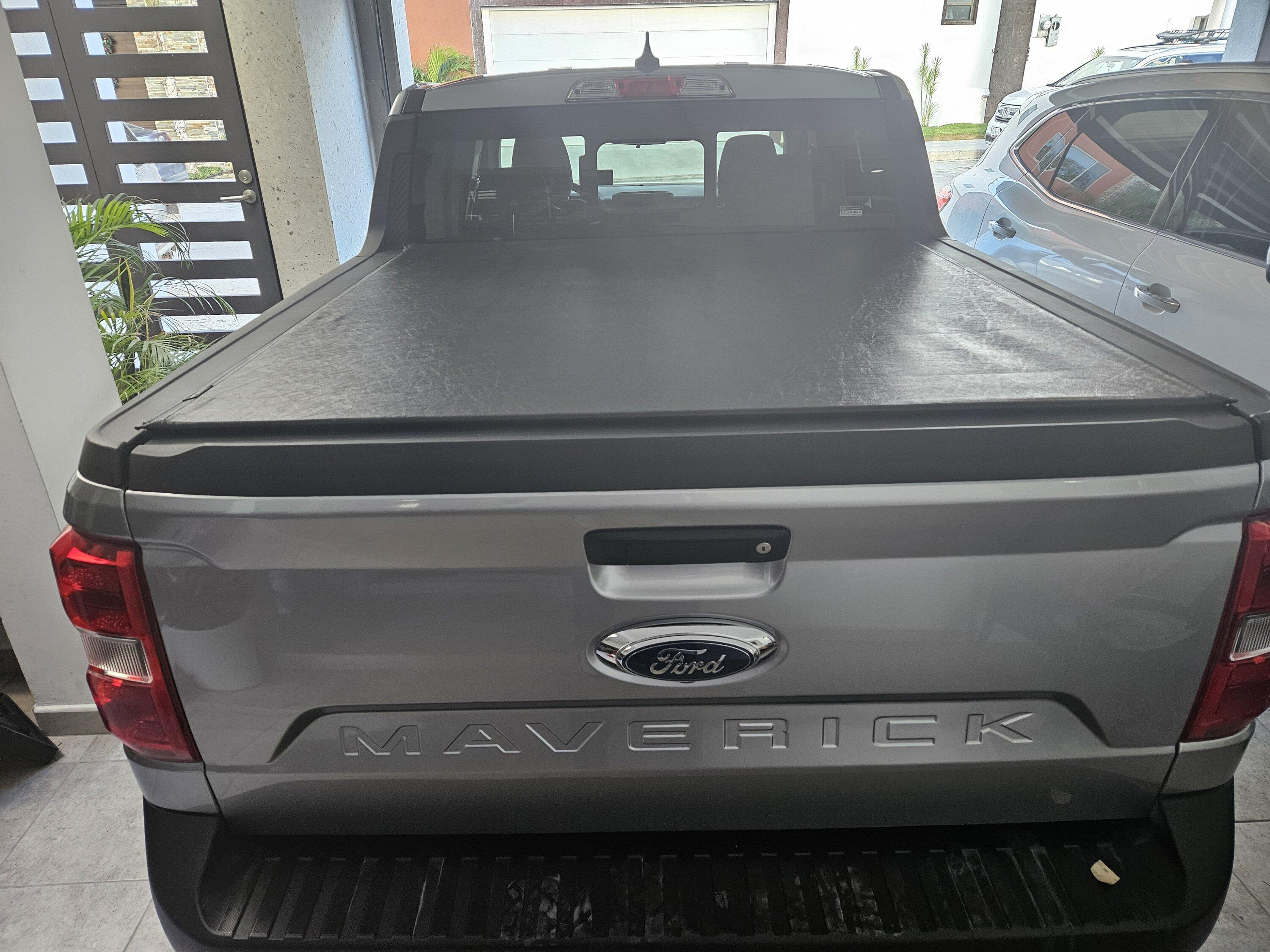 Ford Maverick Gator SRX roll up tonneau cover installed 1000018950