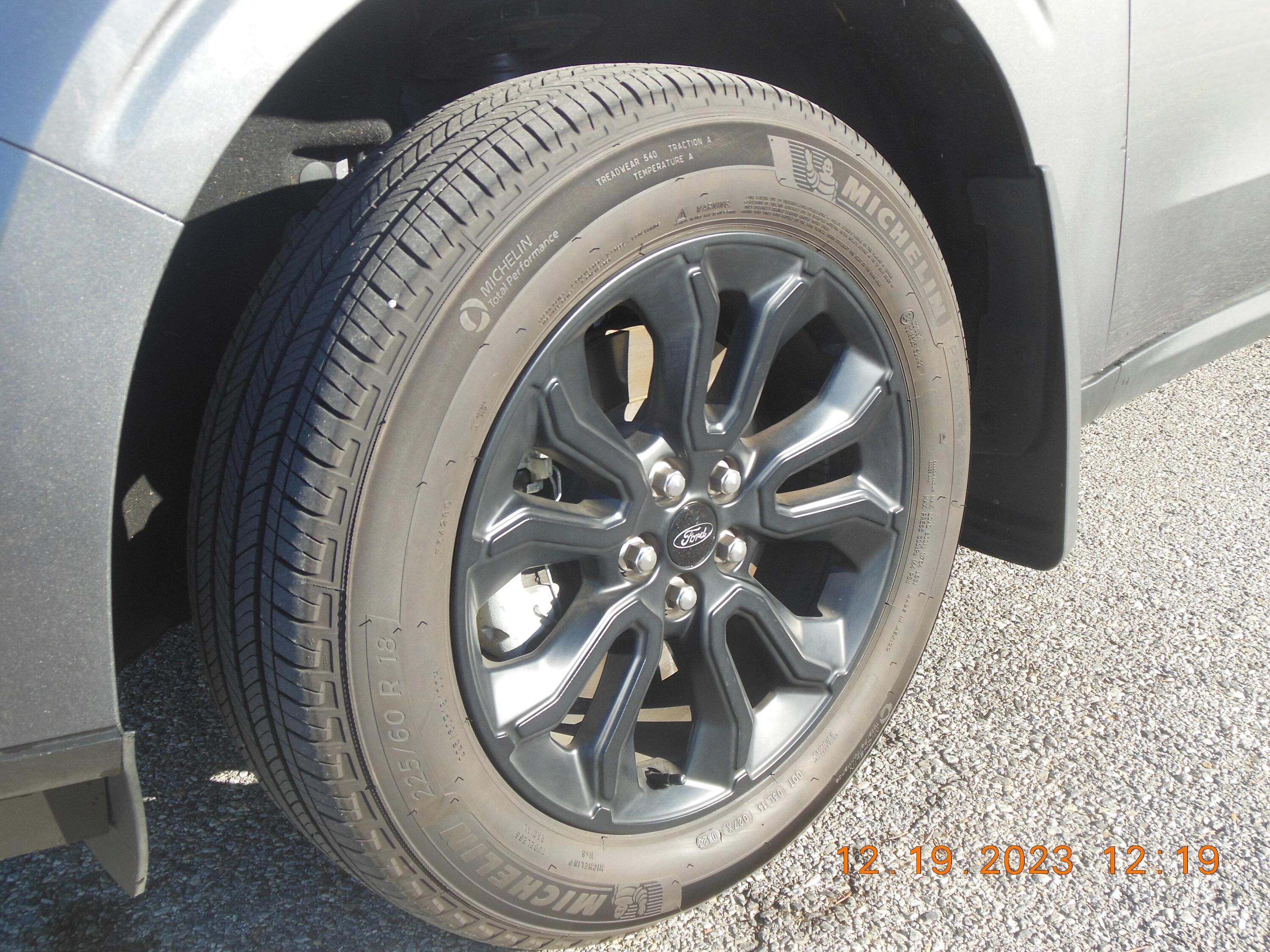 Ford Maverick Factory Tires Sizes & Wheels Specs For 2022 Maverick: Width, Offset, Bolt Pattern, Center Bore, Thread Size, Weight DSCN5788