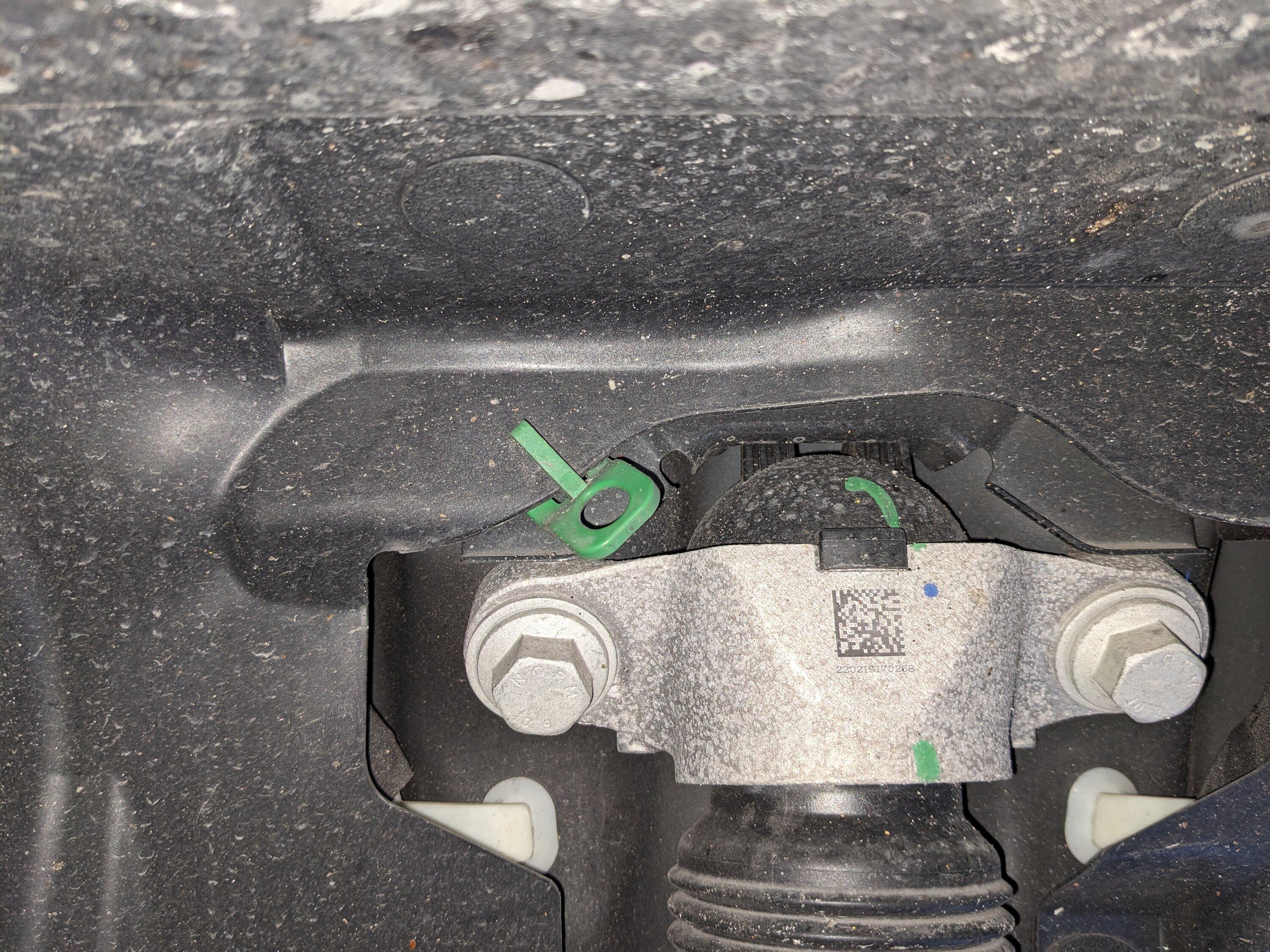Ford Maverick Unknown Green Plastic Clip - Driver Rear Wheel well? PXL_20231219_175404252