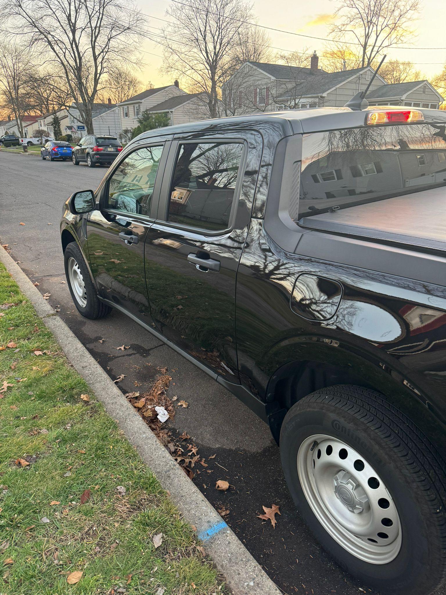 Ford Maverick 2022 XL Ecoboost - Black - Only 5000 miles WhatsApp Image 2023-11-27 at 4.24.20 PM (1)