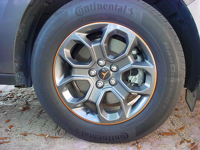 Ford Maverick XLT wheel mod in under an hour! Sticker / decal color ring DSC04688.JPG