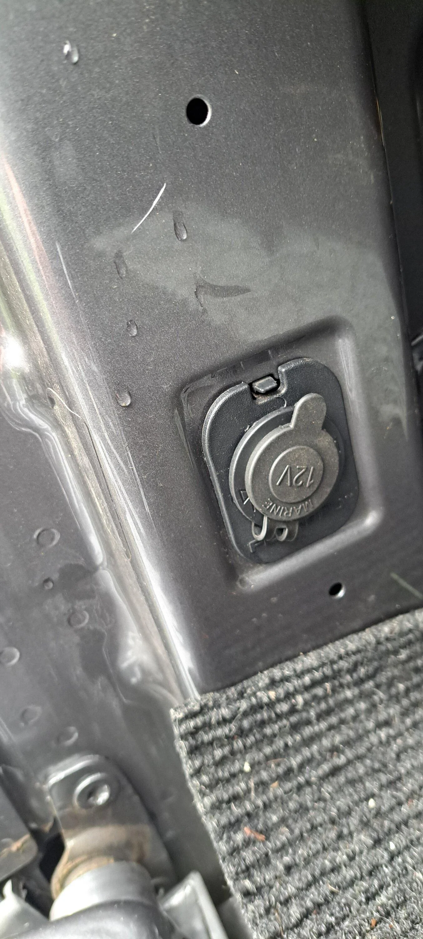 Ford Maverick 12v charger not using the cubby 20231227_123239