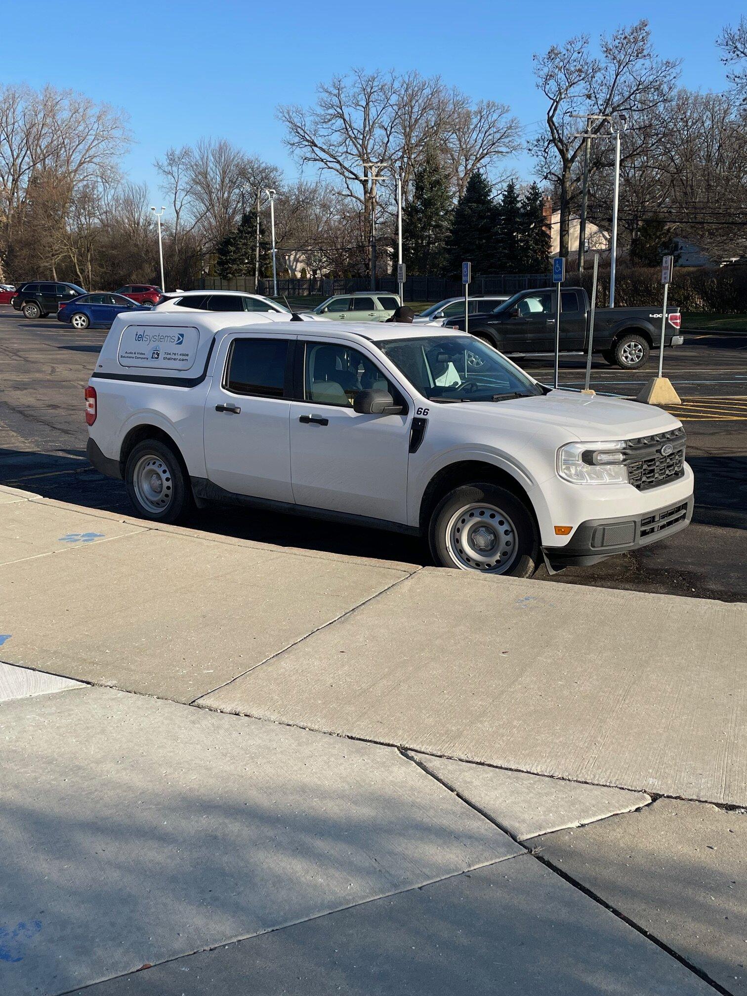 Ford Maverick Maverick work trucks in the wild 72374167005__C848CC7F-A543-47FF-99C7-22D482CAD220