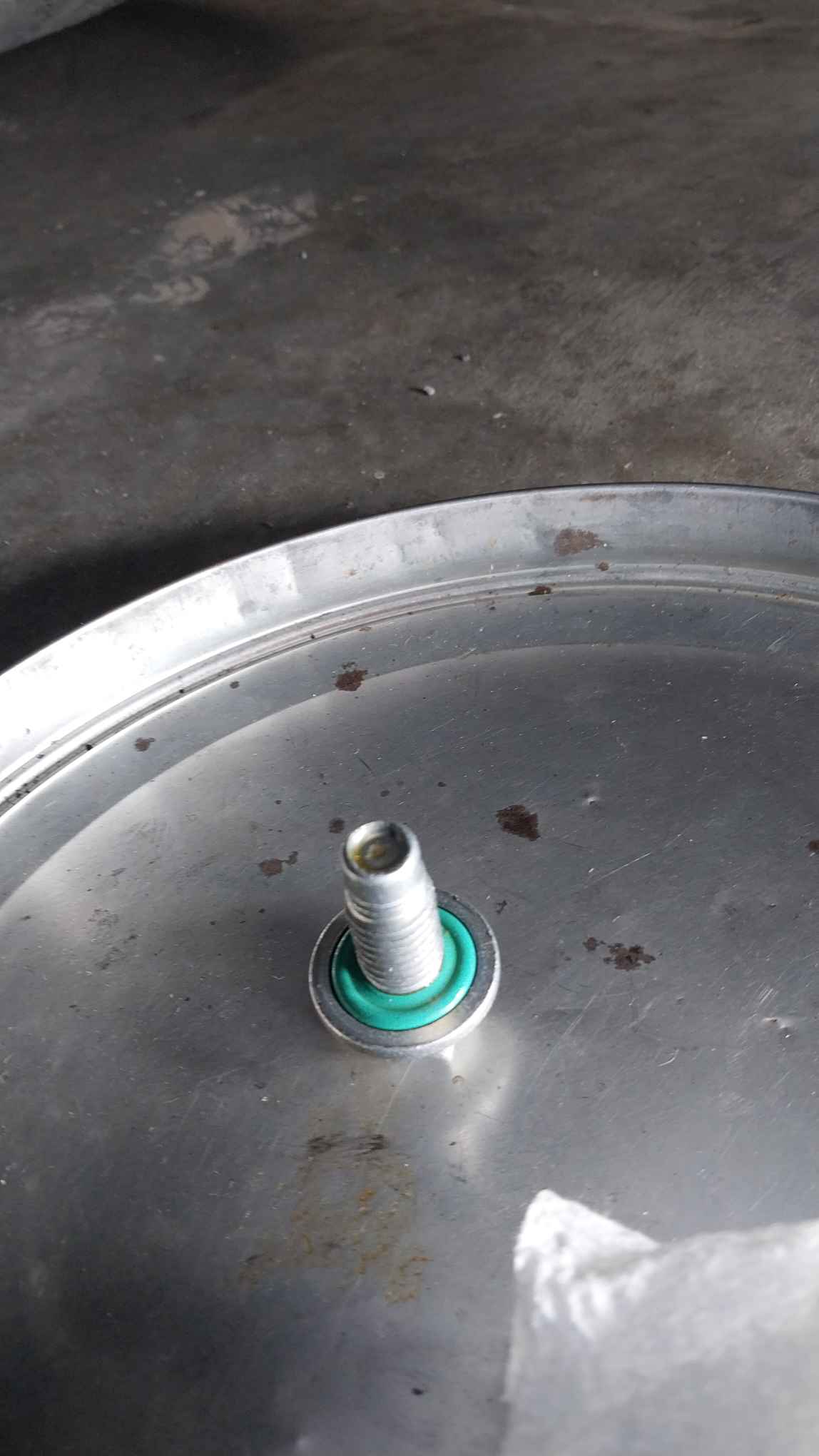 Ford Maverick What size is the oil drain plug crush washer? c1_20230805_12435365