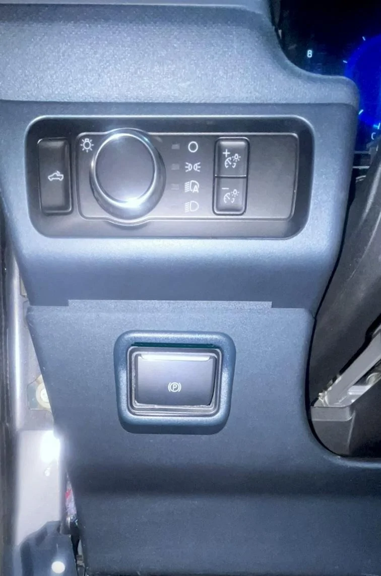 Ford Maverick F-150 Shifter Installed in Maverick! 26893830-5938-4D5C-98B7-FBEEF0B004A6