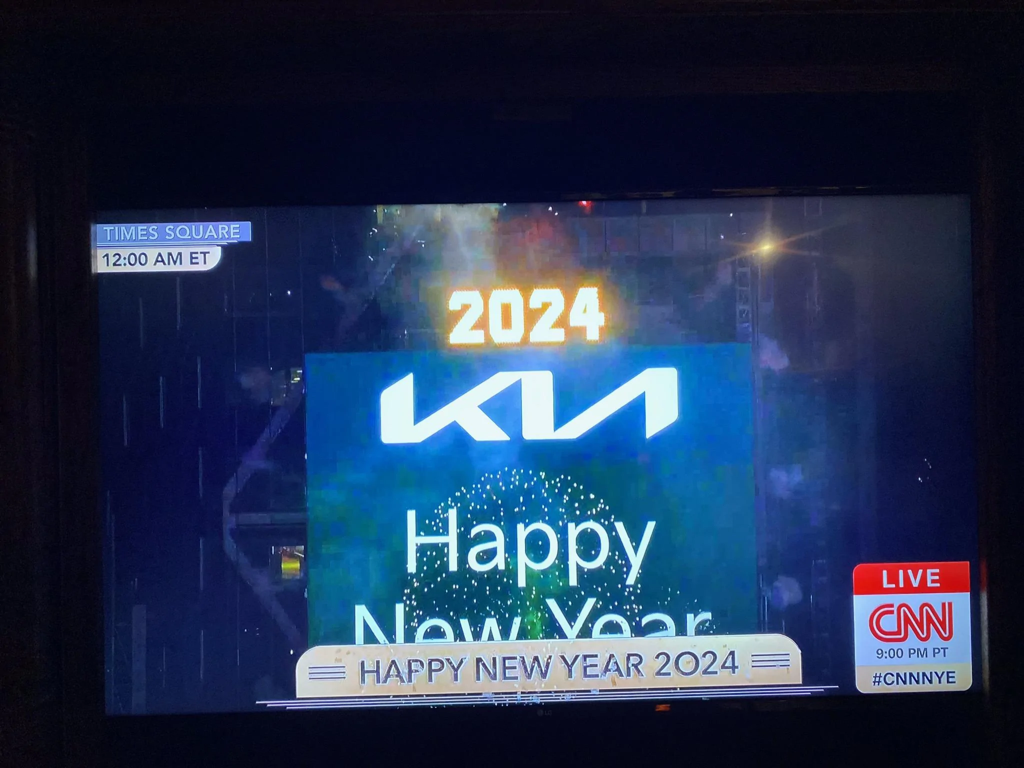 Ford Maverick Happy New Year FCFDC94F-1FAC-4620-B1D5-AFB4D8DC9BF1