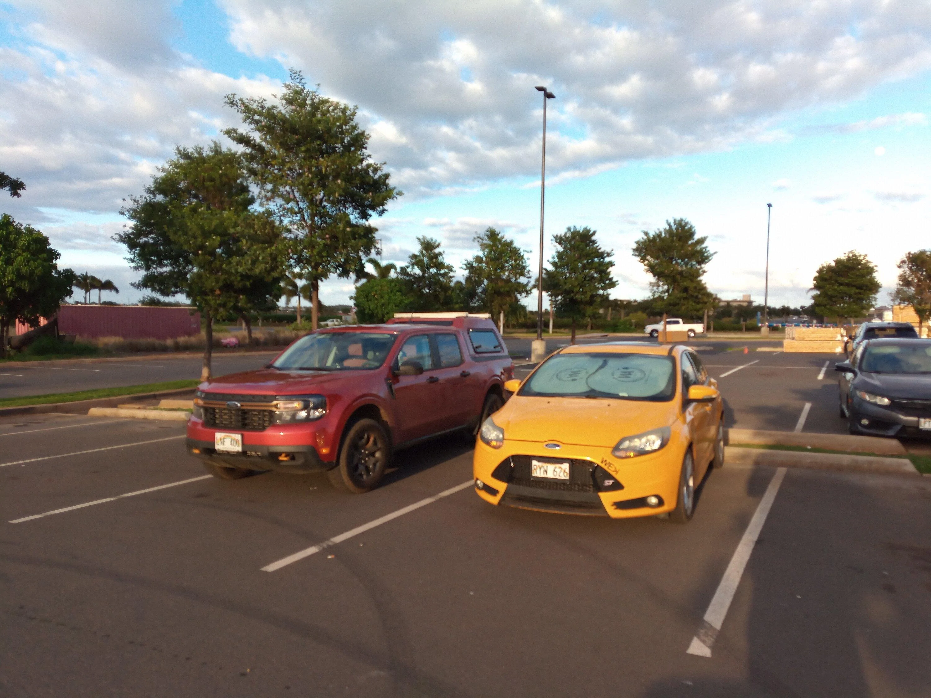 Ford Maverick Maverick versus older cousin IMG_20231224_165917_593