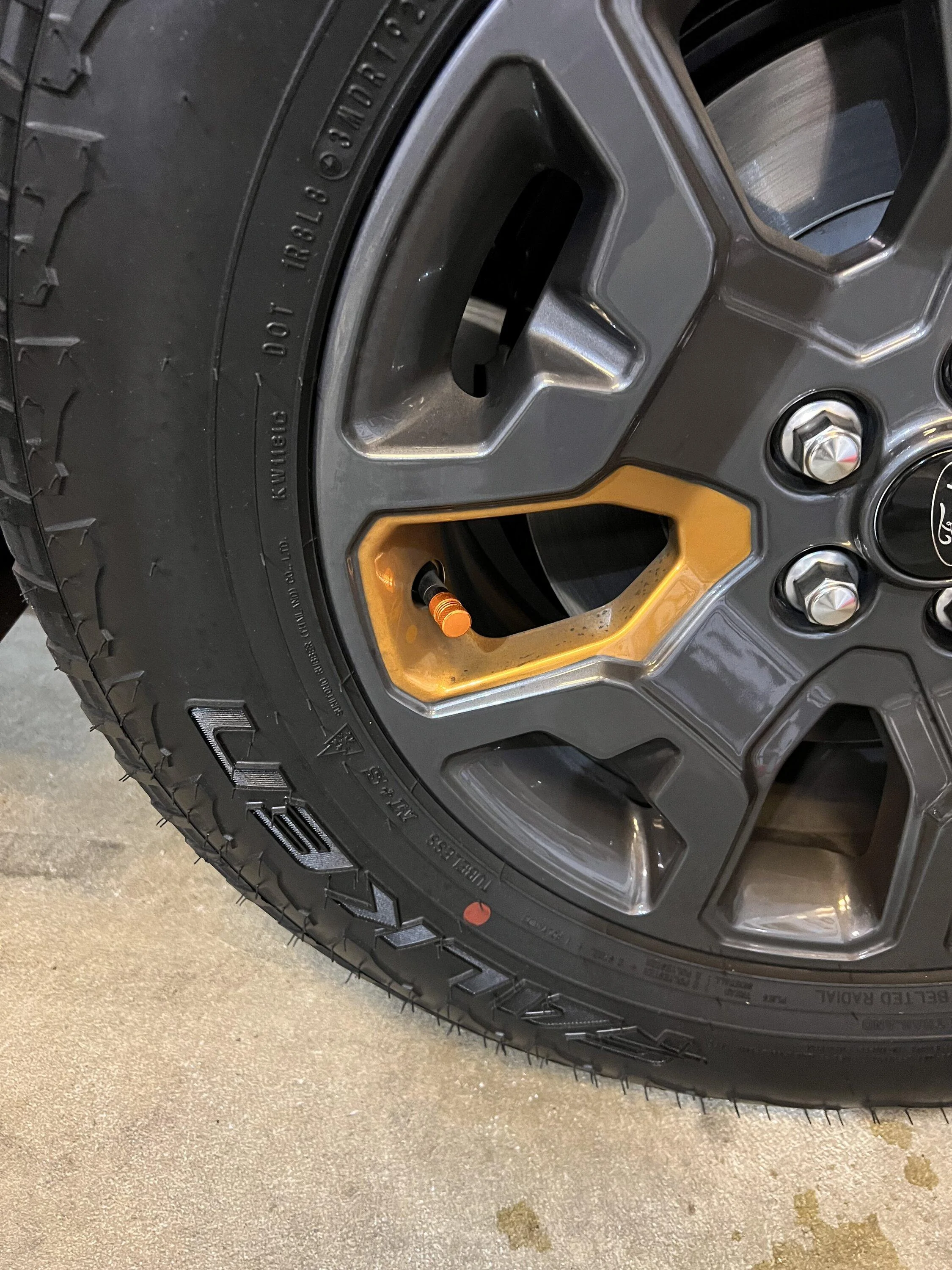 Ford Maverick Matching valve stem cap color IMG_3475