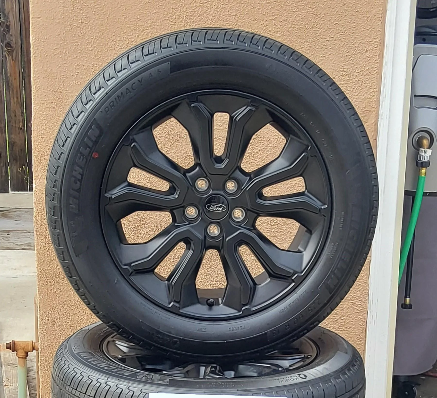 Ford Maverick 18" BAP wheels in gloss black? 20230519_162339