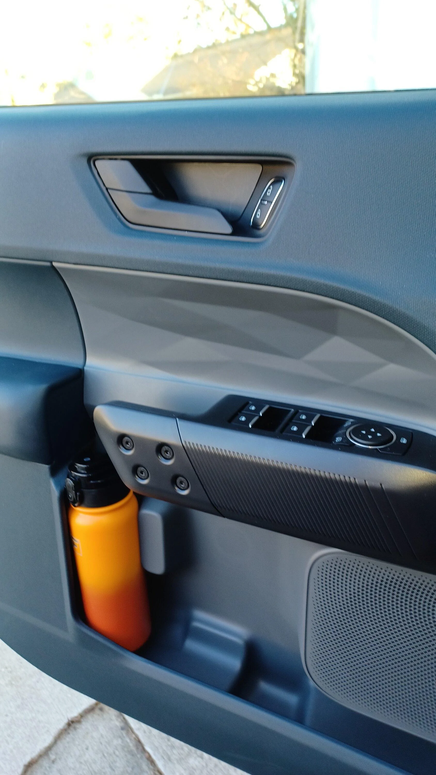 Ford Maverick OK, does anyone know what water bottle ACTUALLY FIT in the front doors? 20231109_152843
