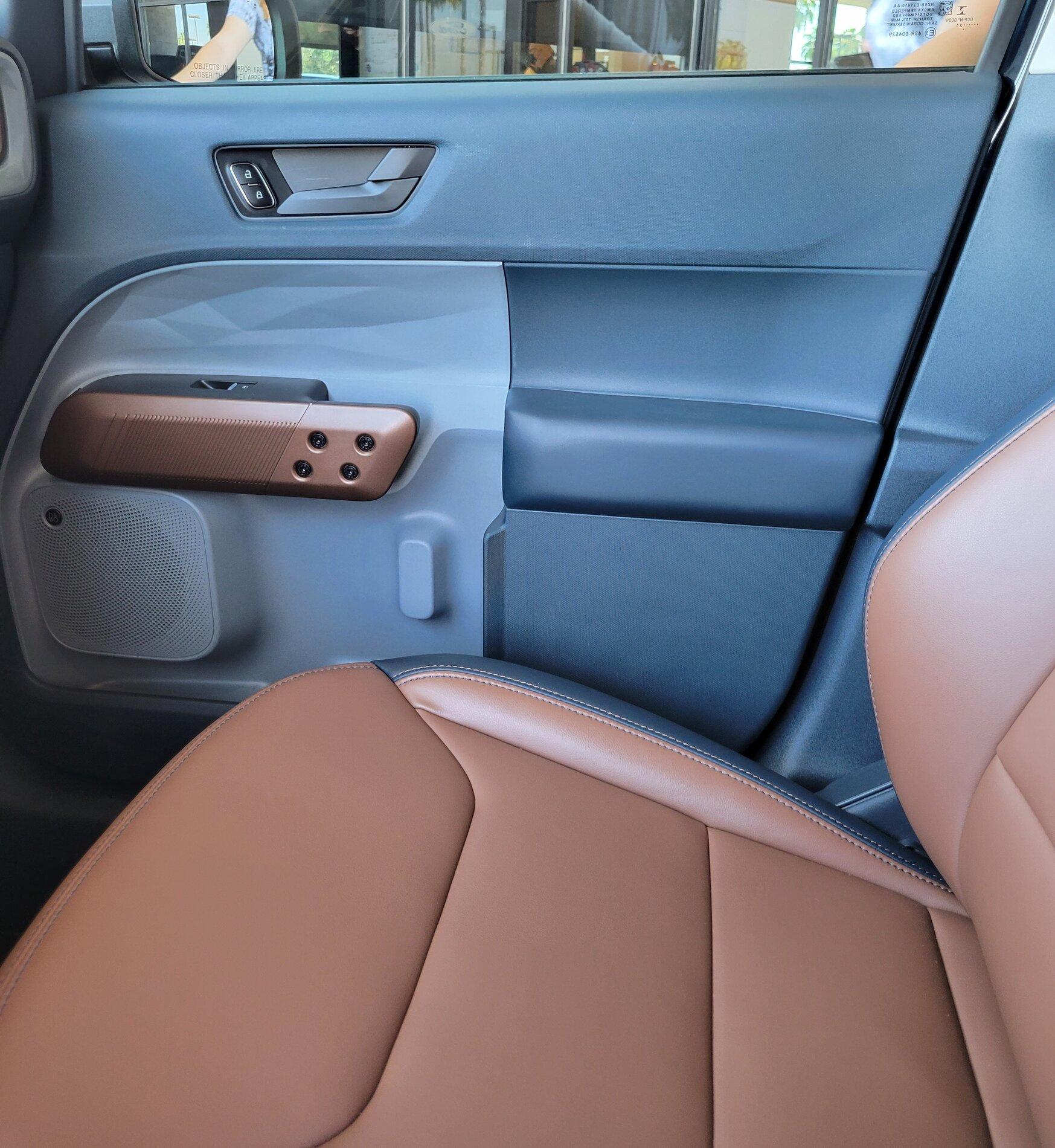 Ford Maverick Maverick Trim Comparison (XL, XLT, Lariat) Lariat Alto Blue (30)