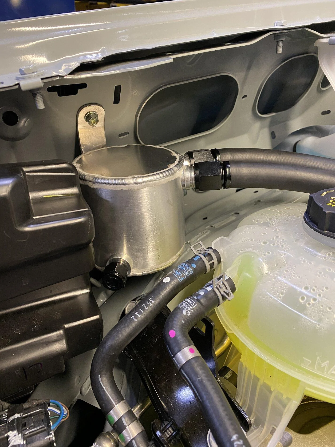 Ford Maverick Buschur's Maverick 2.0 oil separators DONE! IMG_0334