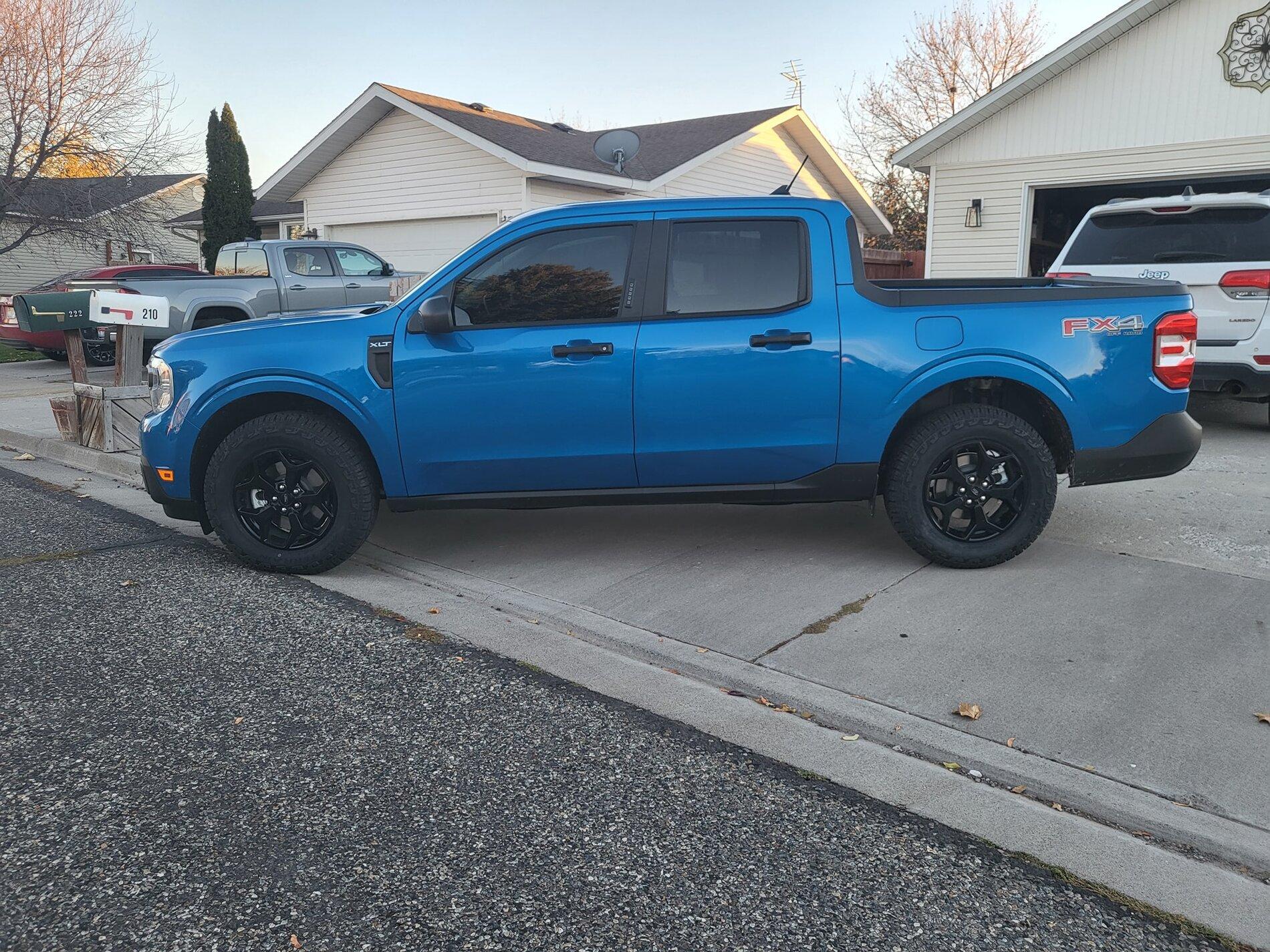 Ford Maverick VELOCITY BLUE Maverick Photos Thread 20% tint on velocity blue 2022 ford Maverick 3