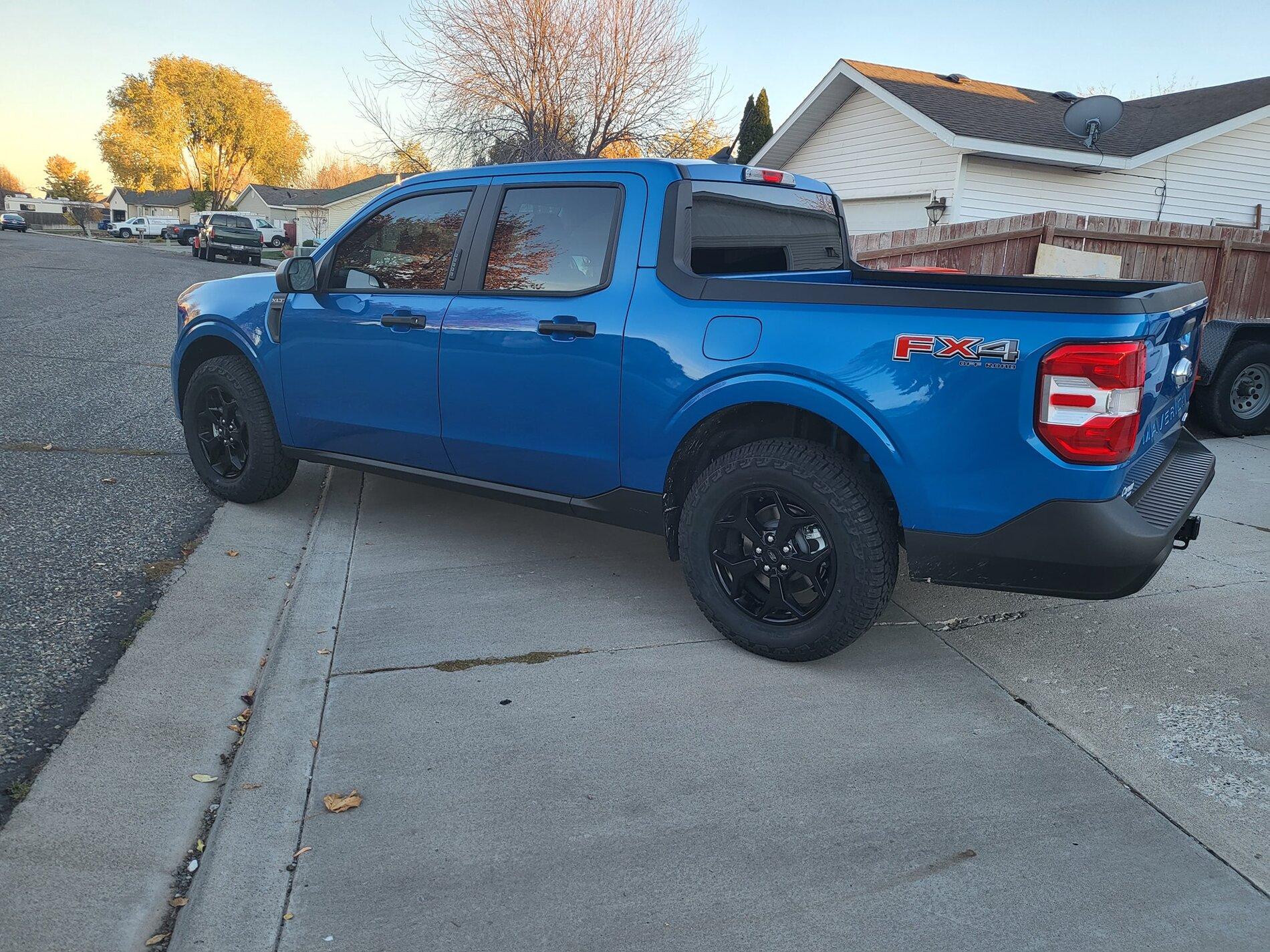 Ford Maverick VELOCITY BLUE Maverick Photos Thread 20% tint on velocity blue 2022 ford Maverick 4