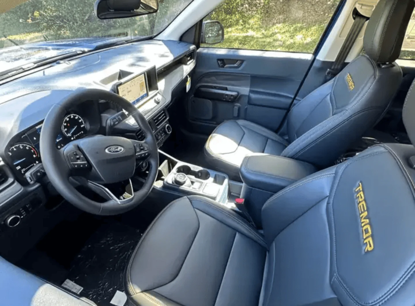 Ford Maverick Tremor available Atlas blue 💙 Lariat Screenshot_20231021-193919