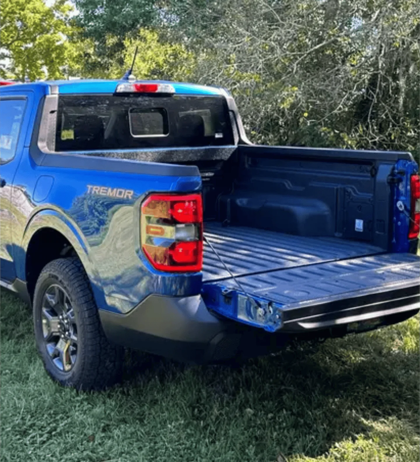 Ford Maverick Tremor available Atlas blue 💙 Lariat Screenshot_20231021-194007