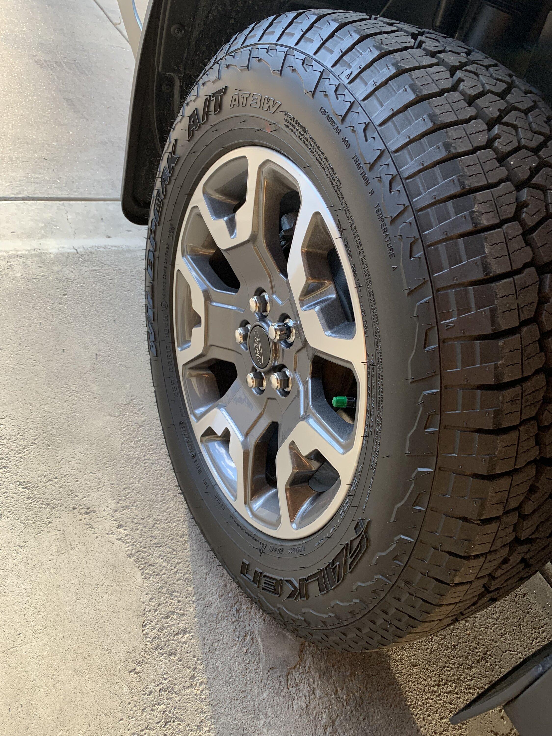 Ford Maverick Machine face carbonized gray painted aluminum wheels IMG_5616