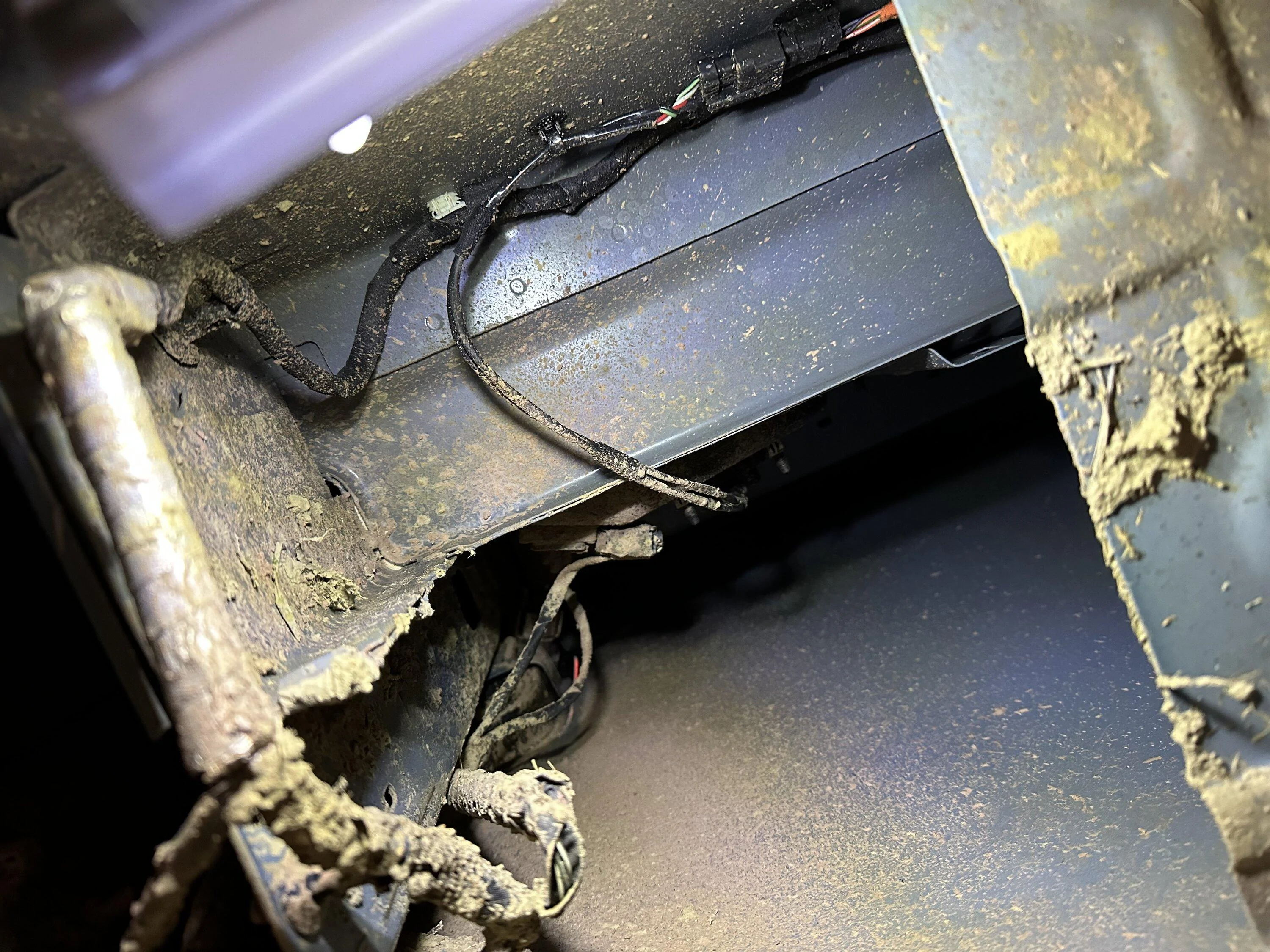 Ford Maverick Mud / salt / debris trap IMG_3703