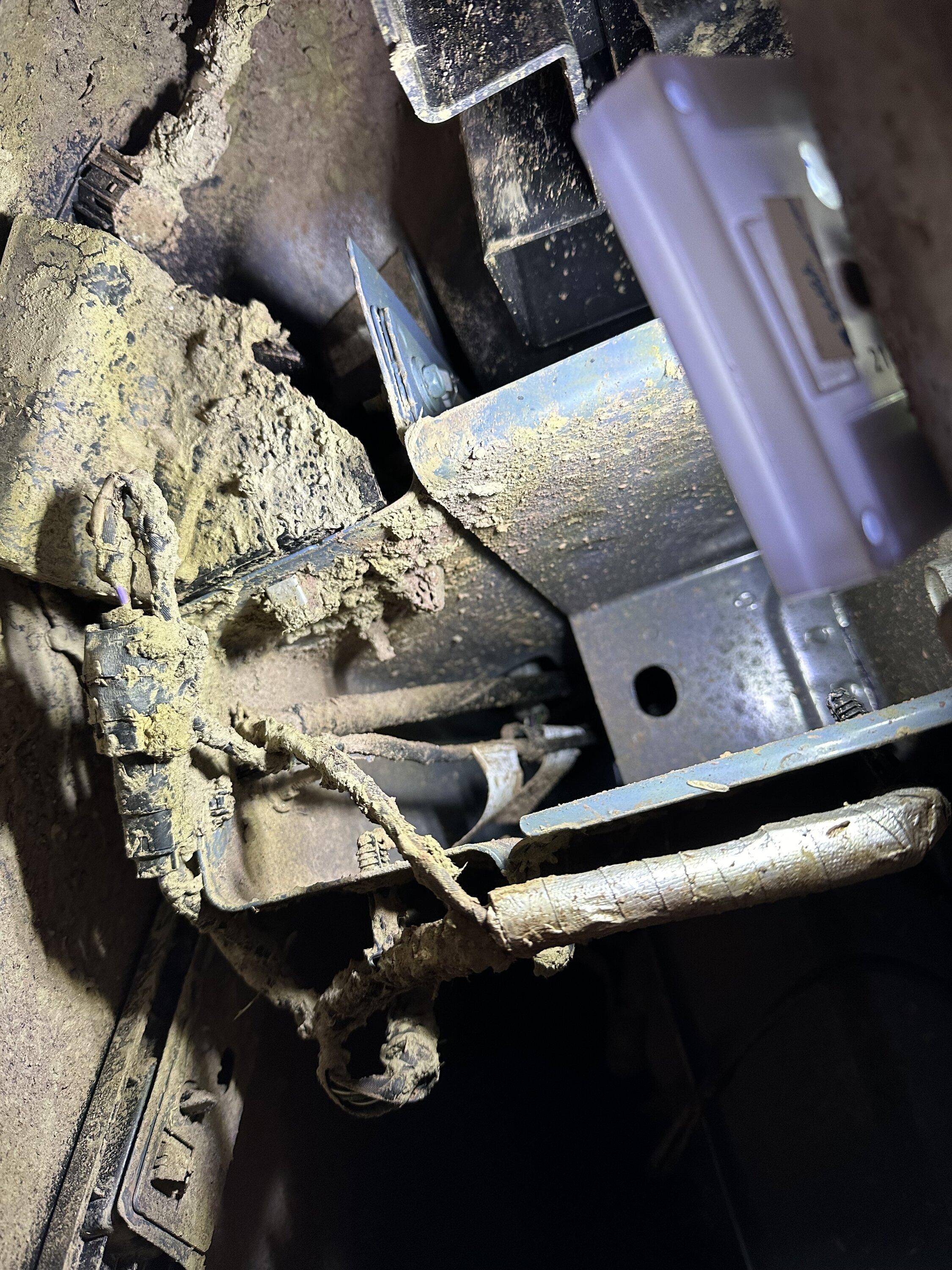 Ford Maverick Mud / salt / debris trap IMG_3699