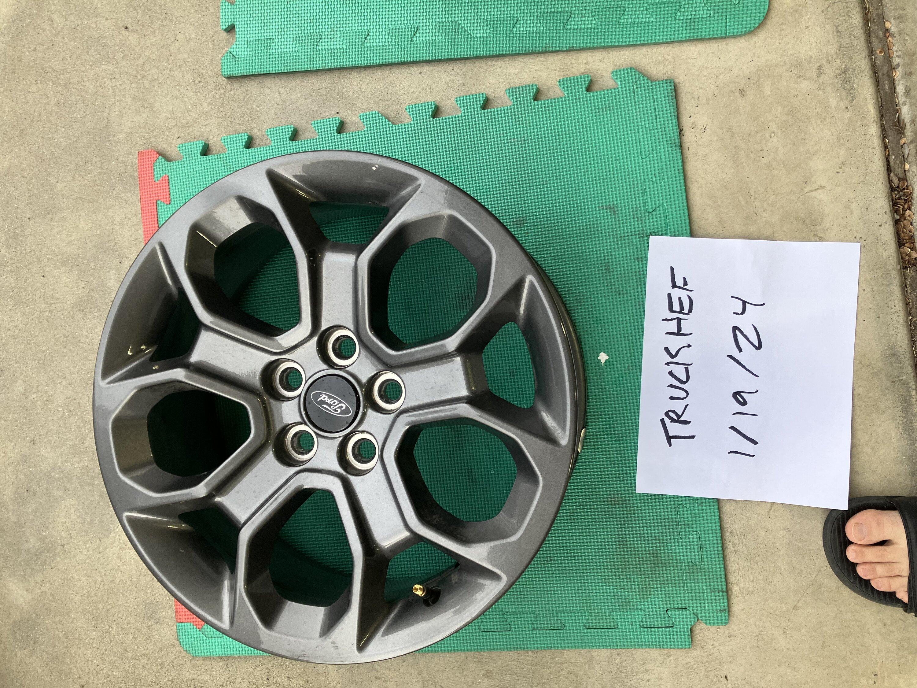 Ford Maverick Set of 4 XLT rims take offs FS $500 OBO 713197EA-15A7-4A19-977A-260142F2C9A1