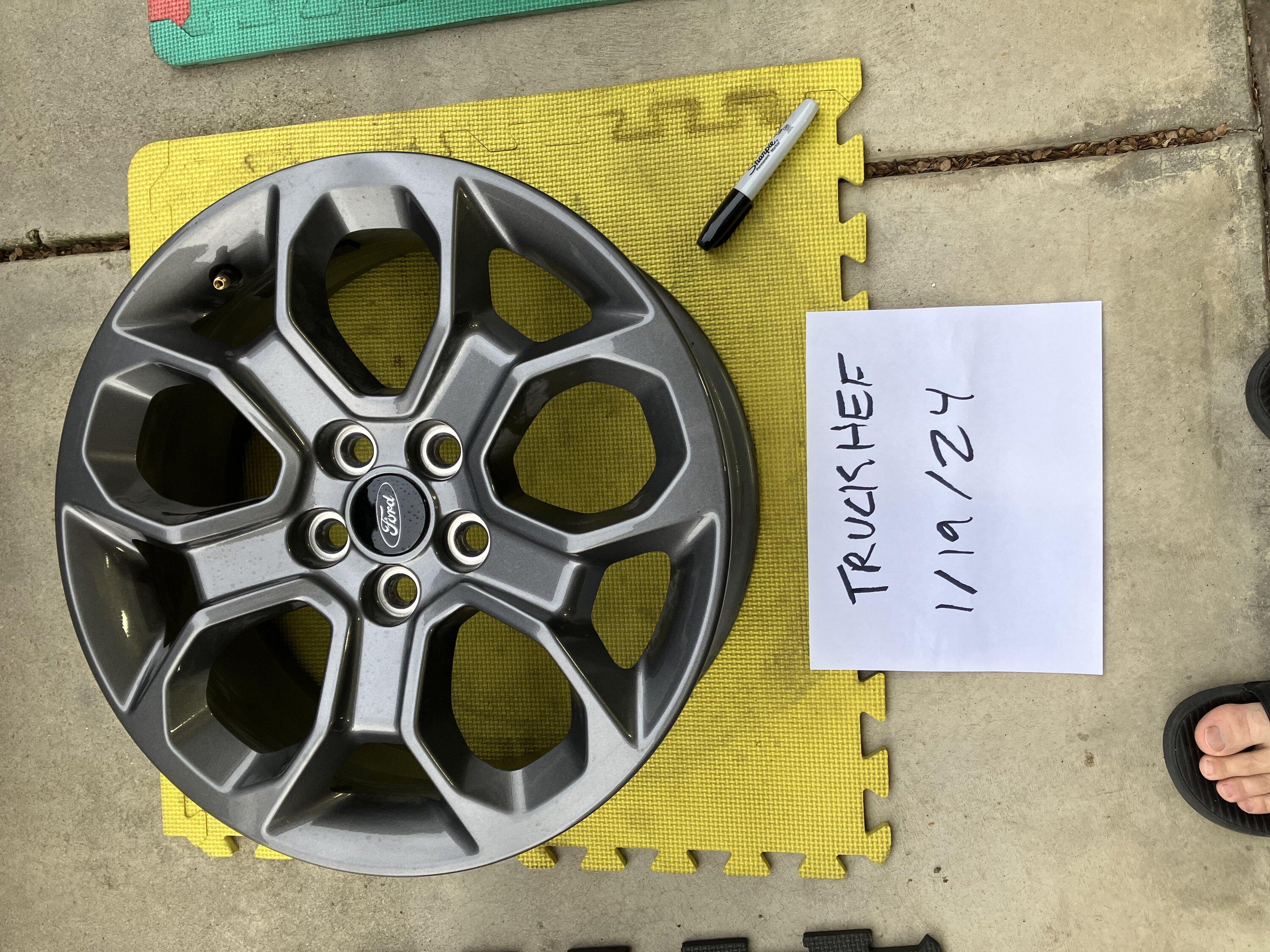 Ford Maverick Set of 4 XLT rims take offs FS $500 OBO AC15A269-41DD-4C48-B12C-6B5107E02BED