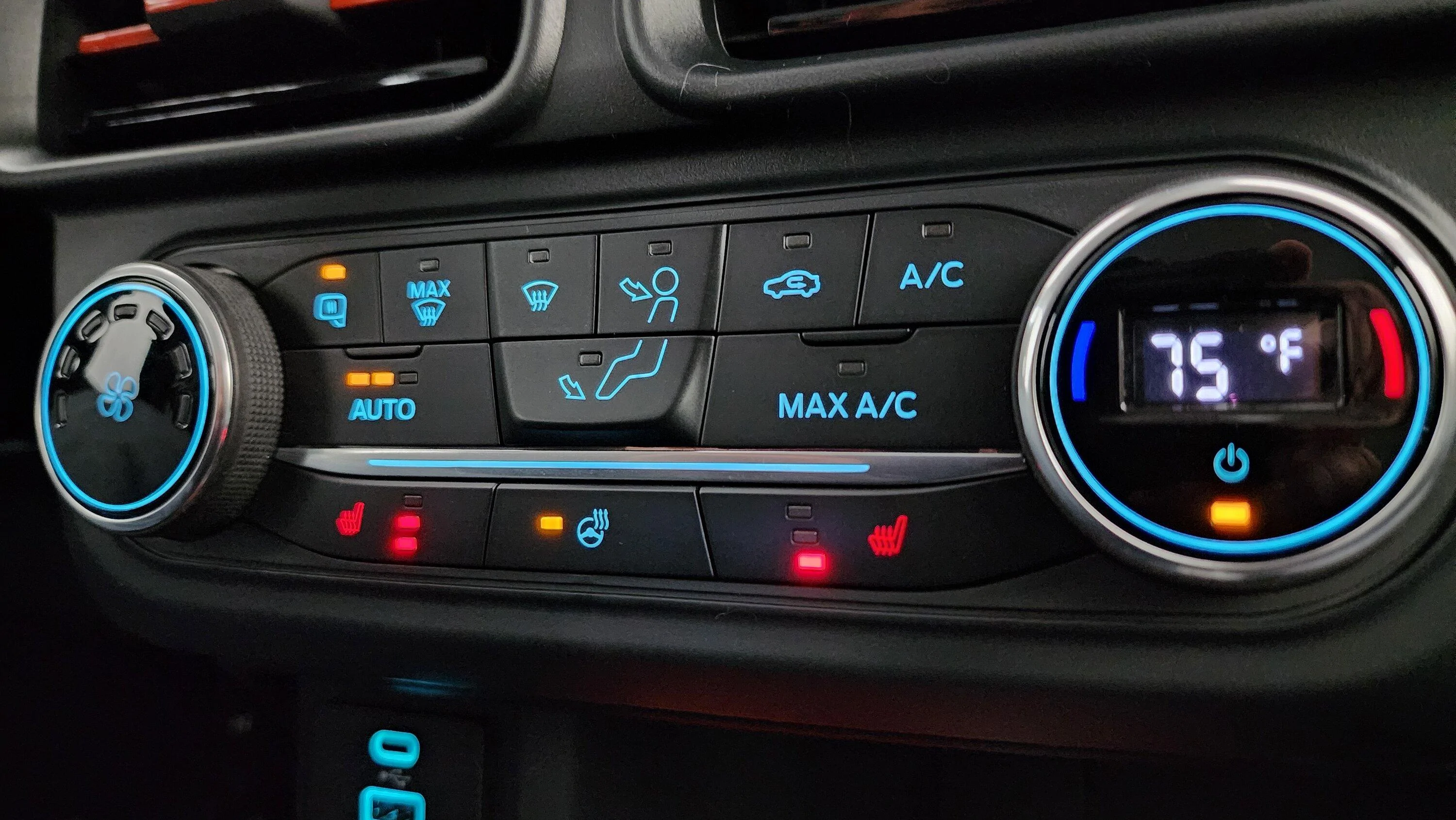 Ford Maverick Does anyone know the proper way to remove the Climate Control Unit in a Maverick? 20240120_140443