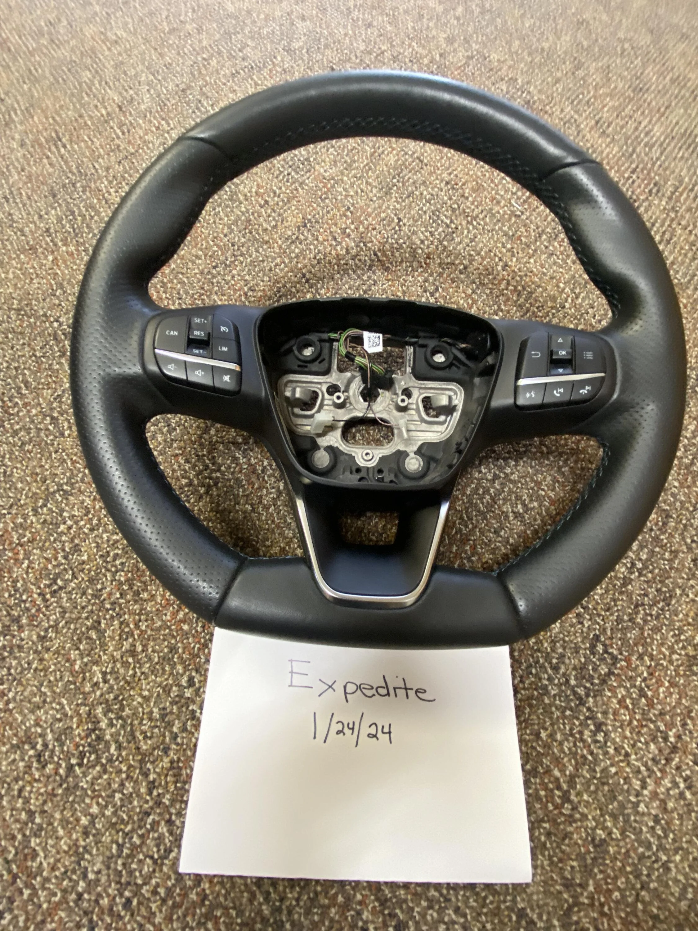 Ford Maverick FORD FIESTA MK8 ST 2017-2023 FLAT BOTTOM LEATHER WHEEL BLUE STITCHING. IMG_5750
