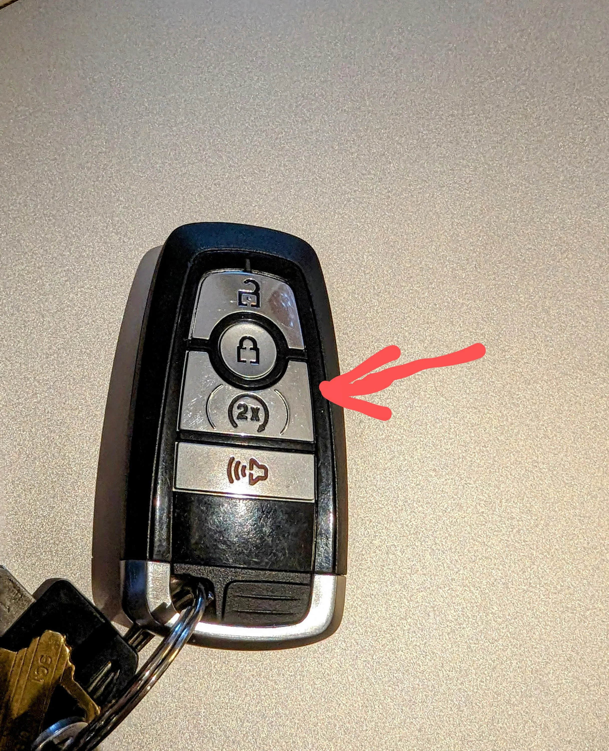 Ford Maverick 2024 Maverick lariat Tremor key fob PXL_20240125_202930839~2
