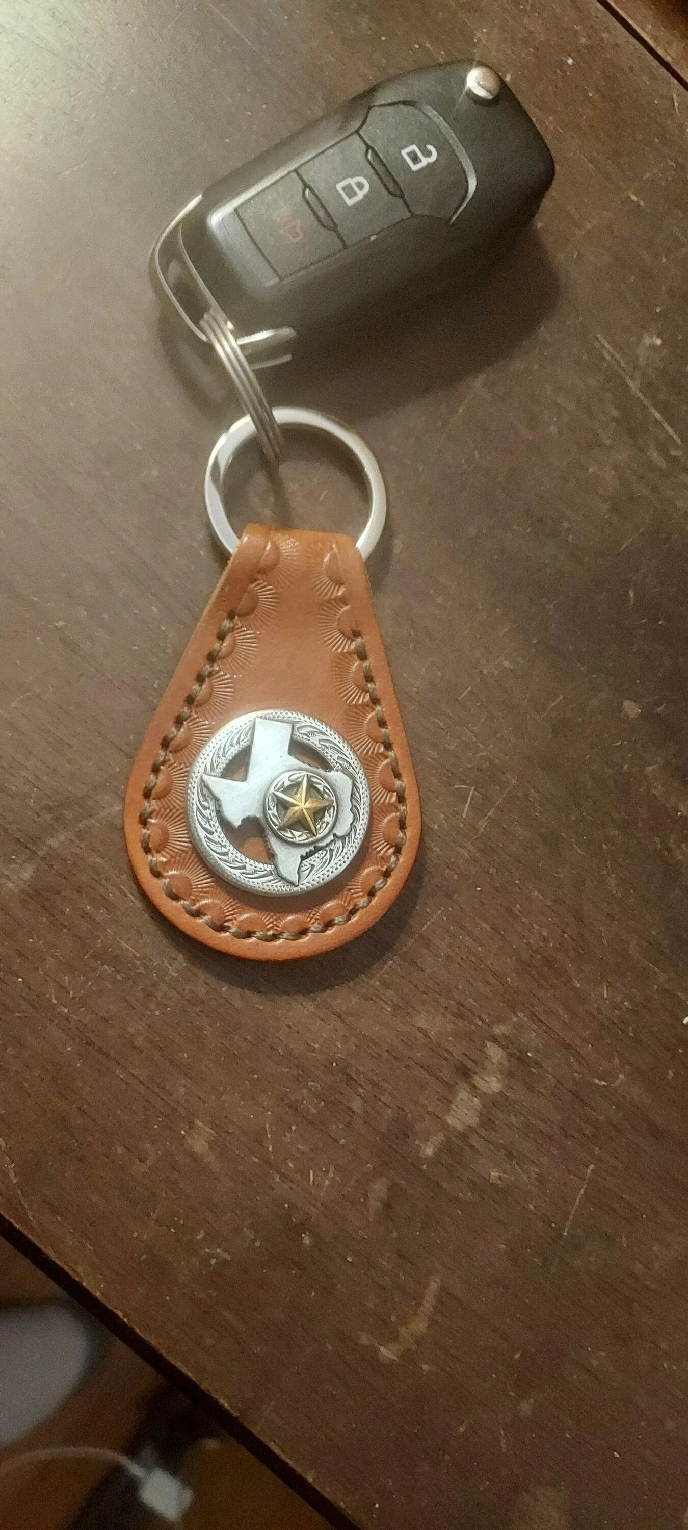 Ford Maverick What's on your Maverick keys / keychain? 20240125_233041