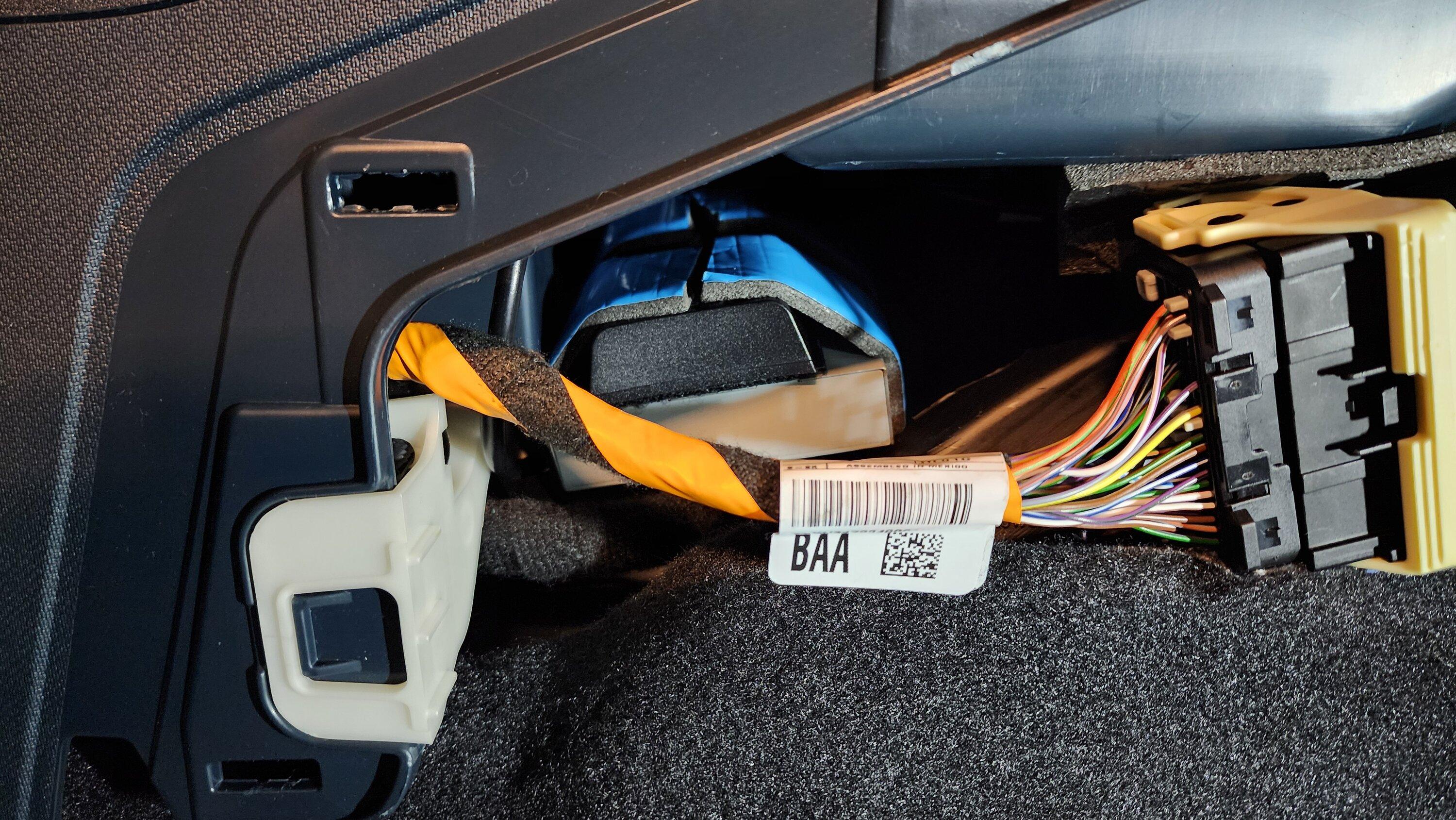 Ford Maverick Bought the Vais SiriusXM internal kit; anybody else installed one of these? 20240128_160446