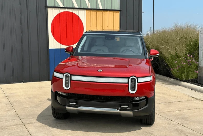 Ford Maverick Saw a Rivian 1706554549373