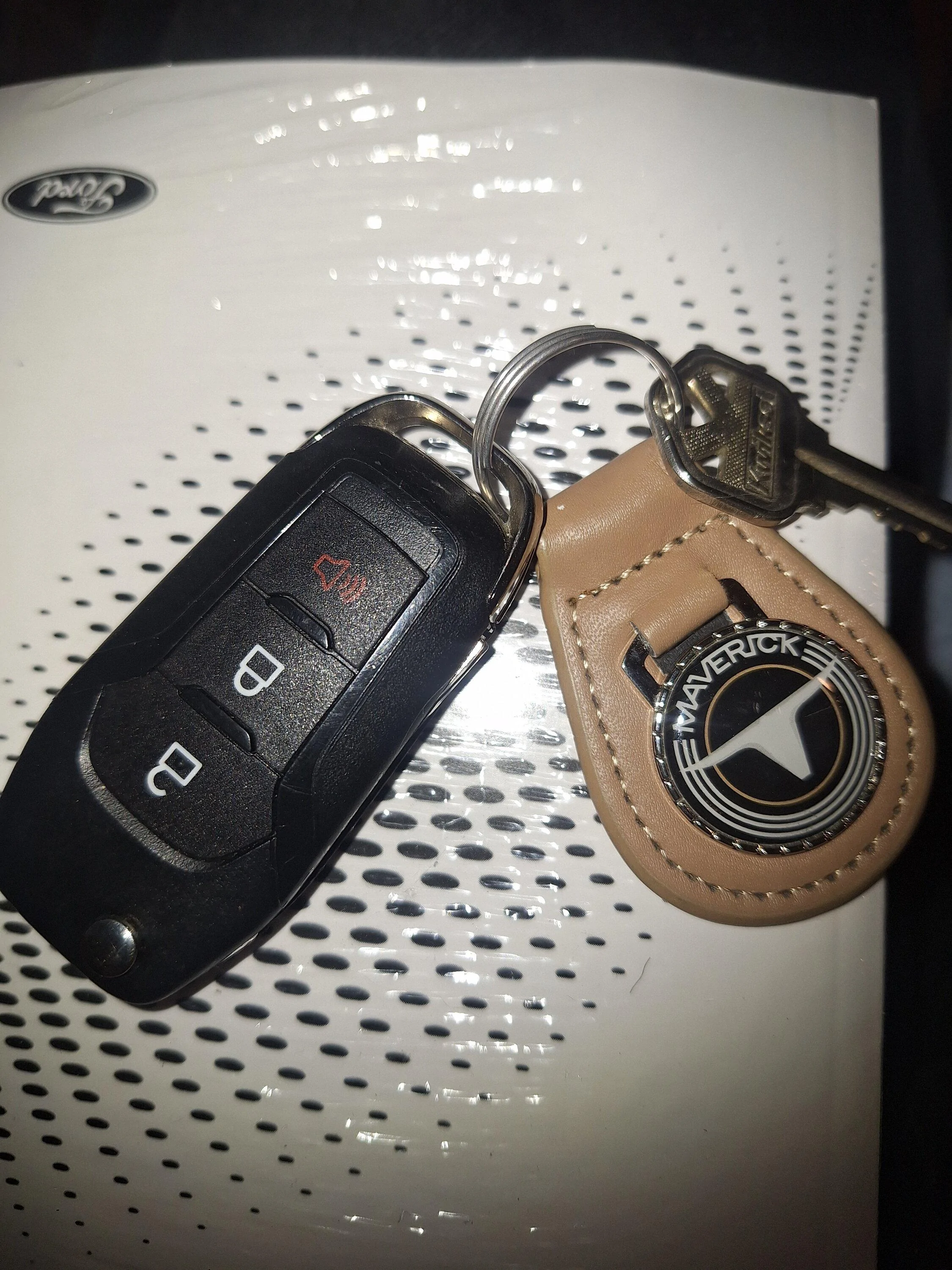 Ford Maverick What's on your Maverick keys / keychain? 20240129_170515