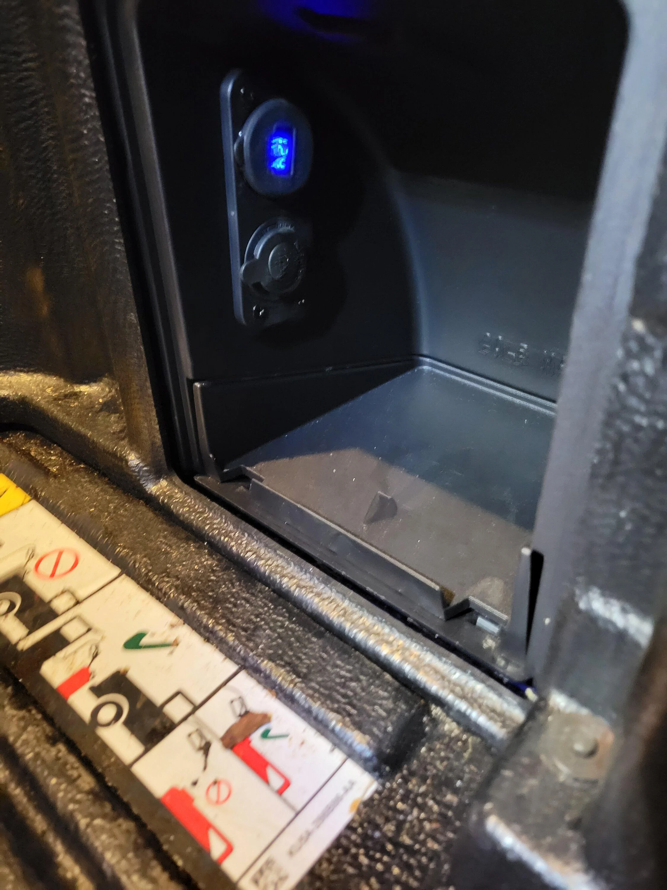 Ford Maverick Cubby USB and 12v install 20240127_114524