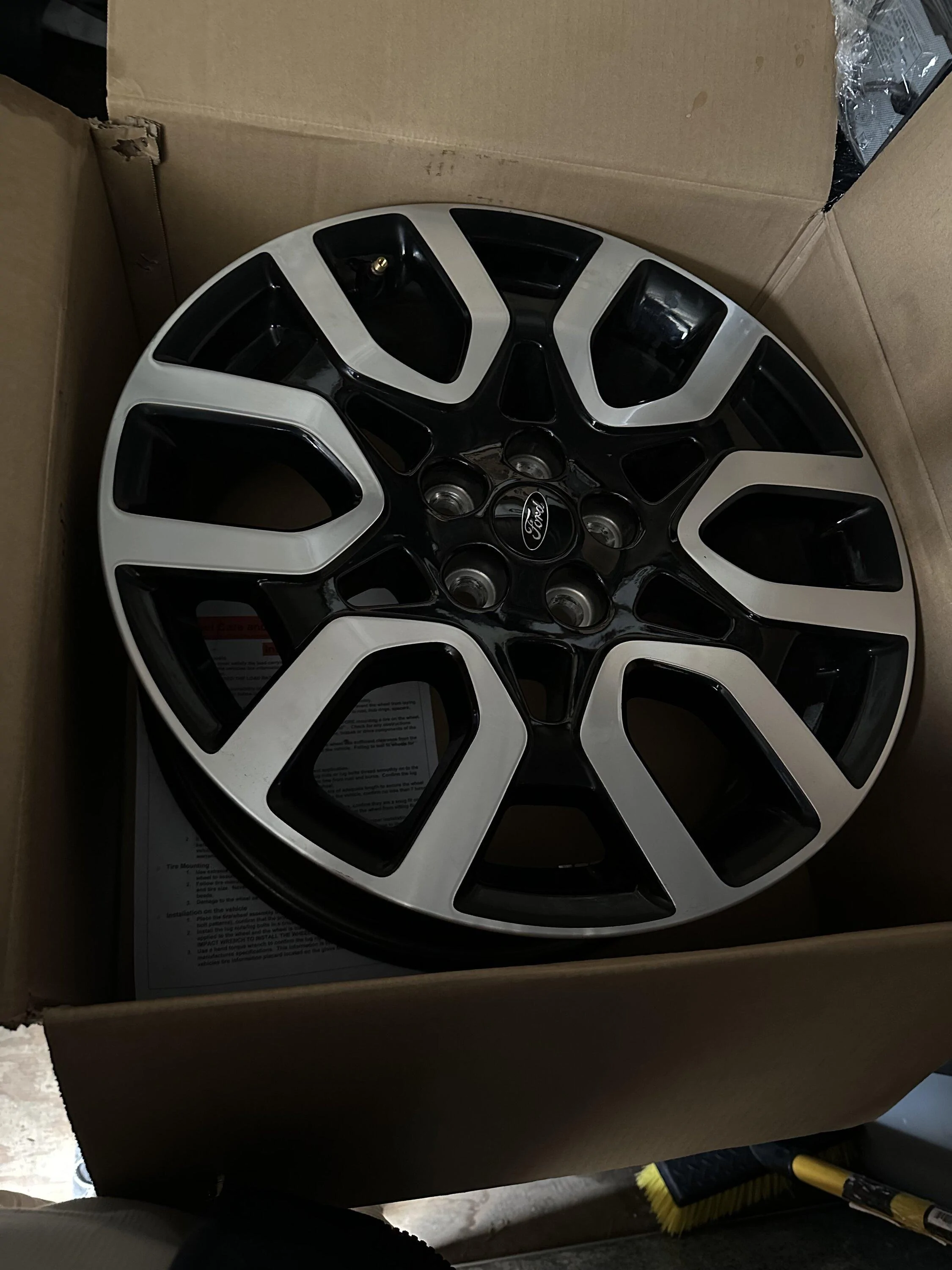 Ford Maverick WANT TO BUY -Lariat WHEEL IMG_1951