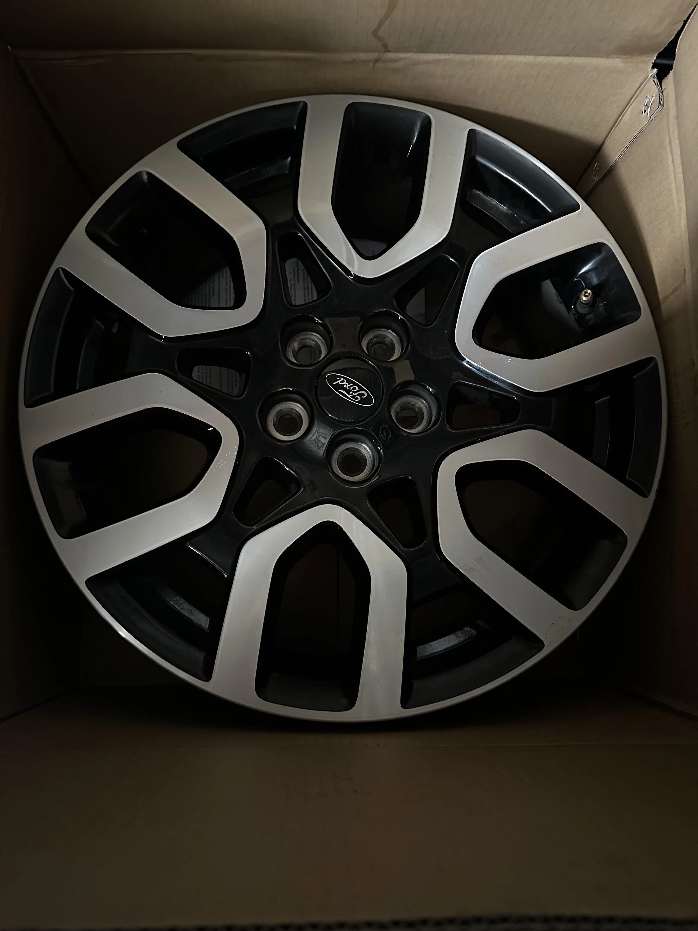 Ford Maverick WANT TO BUY -Lariat WHEEL IMG_1953