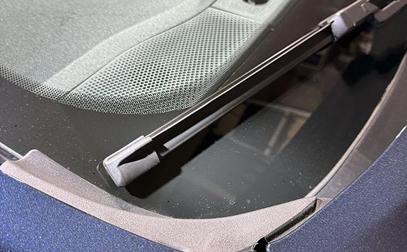 Ford Maverick Passenger wiper arm looks to be set high during rest Maverick_wipers